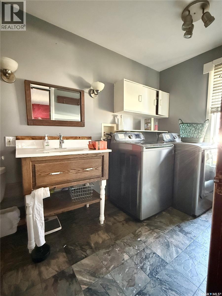 408 Assiniboia Street, Weyburn, Saskatchewan  S4H 0R6 - Photo 22 - SK034314