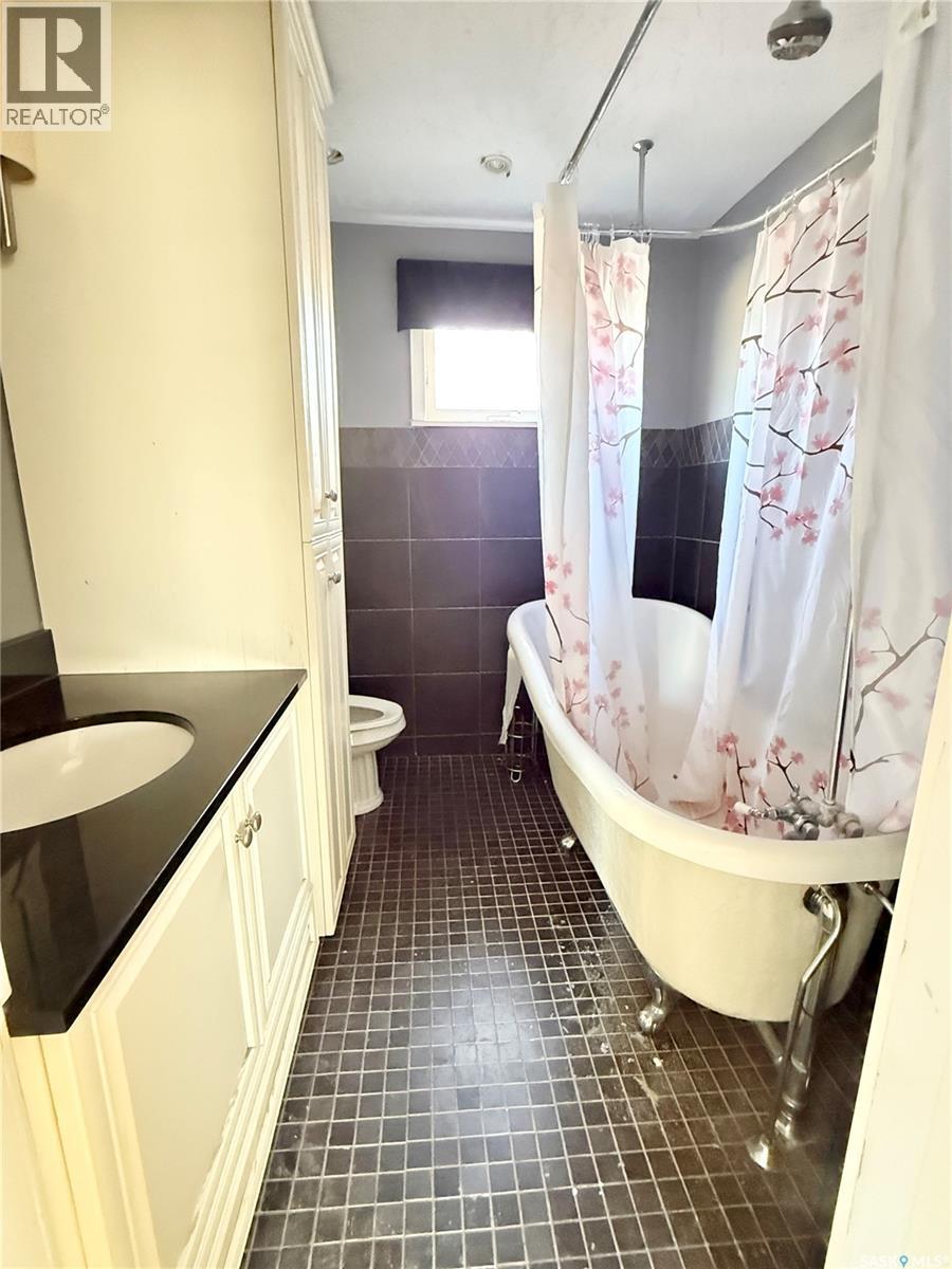 408 Assiniboia Street, Weyburn, Saskatchewan  S4H 0R6 - Photo 24 - SK034314