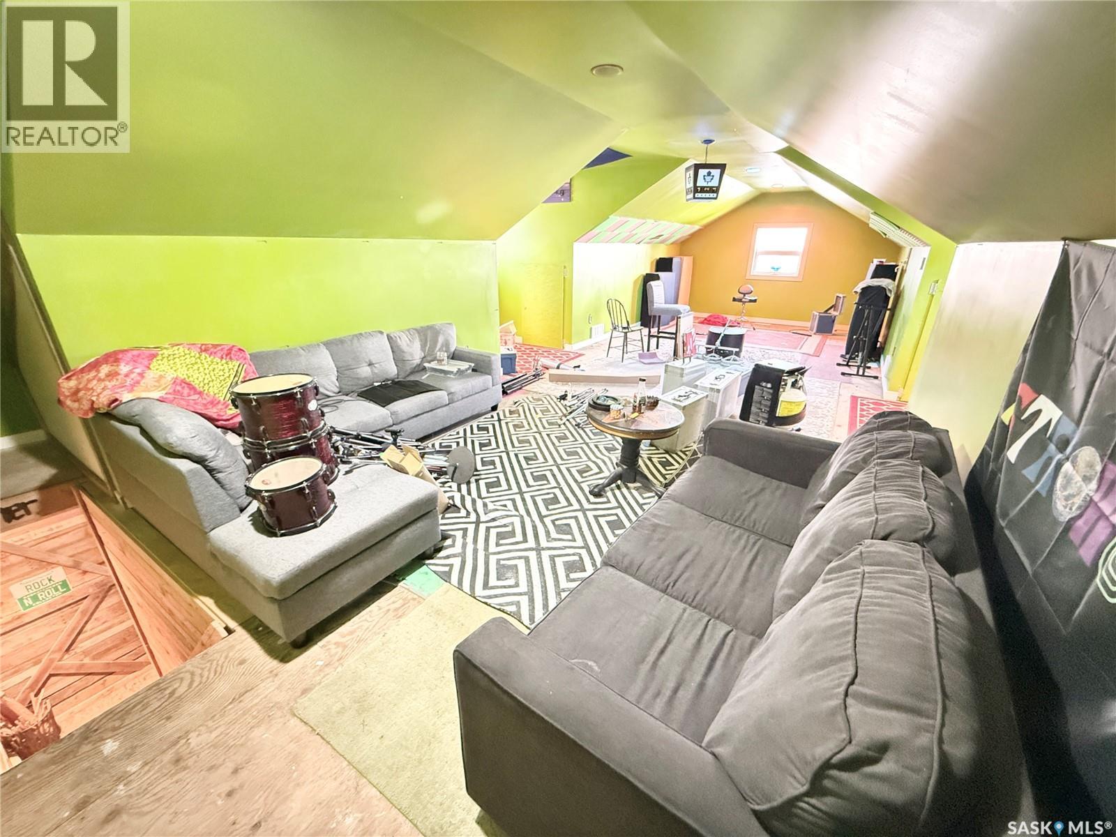 408 Assiniboia Street, Weyburn, Saskatchewan  S4H 0R6 - Photo 7 - SK034314