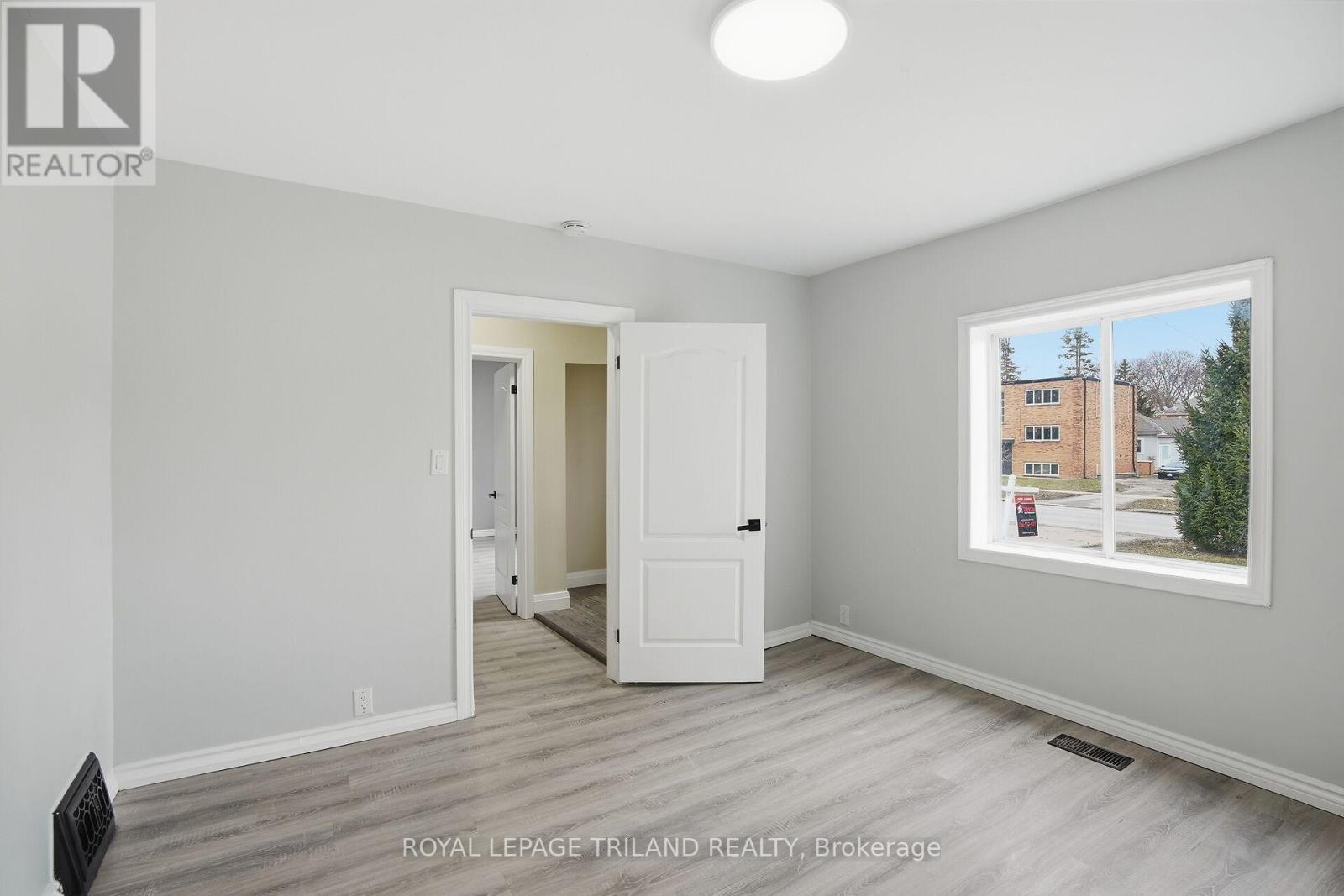 151 Waterloo Street, London East, Ontario  N6B 2M7 - Photo 4 - X13059050