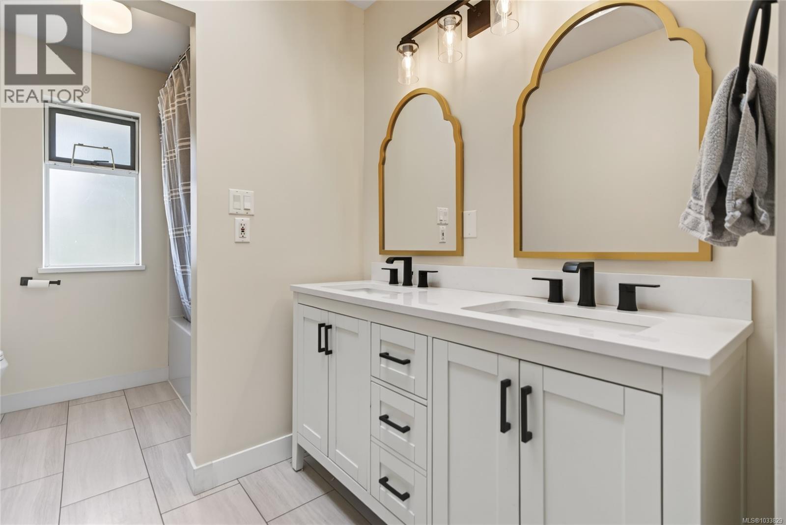 4306 Briardale Rd, Royston, British Columbia  V9N 9R7 - Photo 37 - 1033829