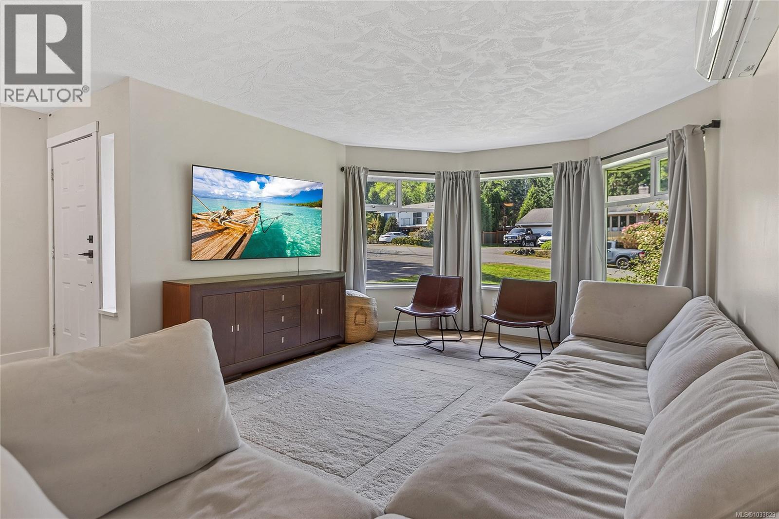 4306 Briardale Rd, Royston, British Columbia  V9N 9R7 - Photo 4 - 1033829