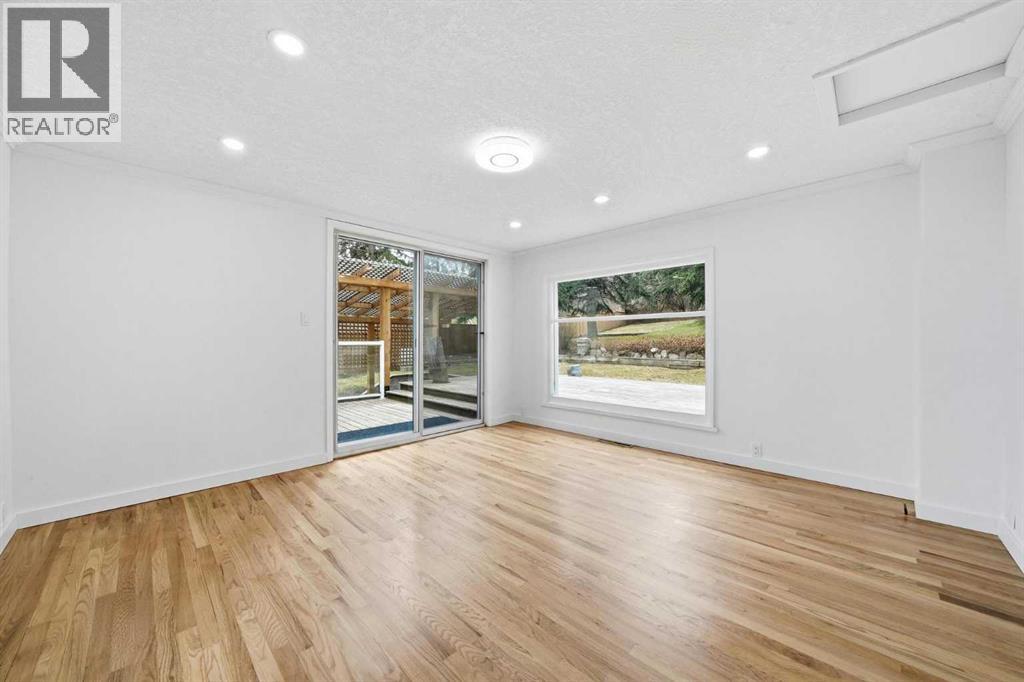 8003 33 Avenue NW, Calgary, Alberta  T3B 1L5 - Photo 10 - A2304742