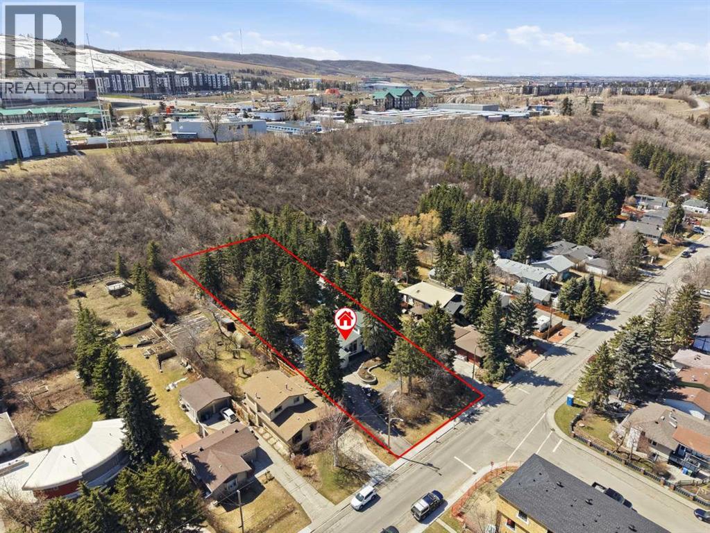 8003 33 Avenue NW, Calgary, Alberta  T3B 1L5 - Photo 3 - A2304742