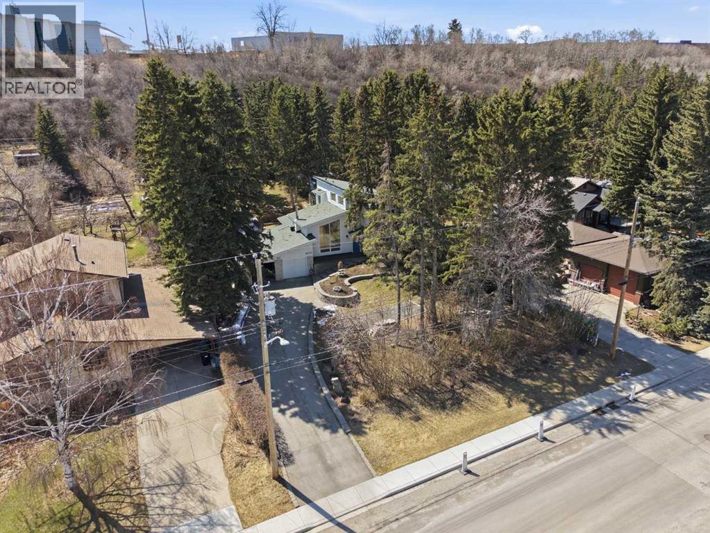 8003 33 Avenue NW, Calgary, Alberta  T3B 1L5 - Photo 2 - A2304742