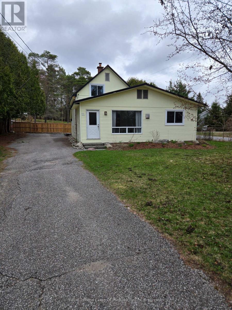 11 SILVER STREET, Huntsville, Ontario