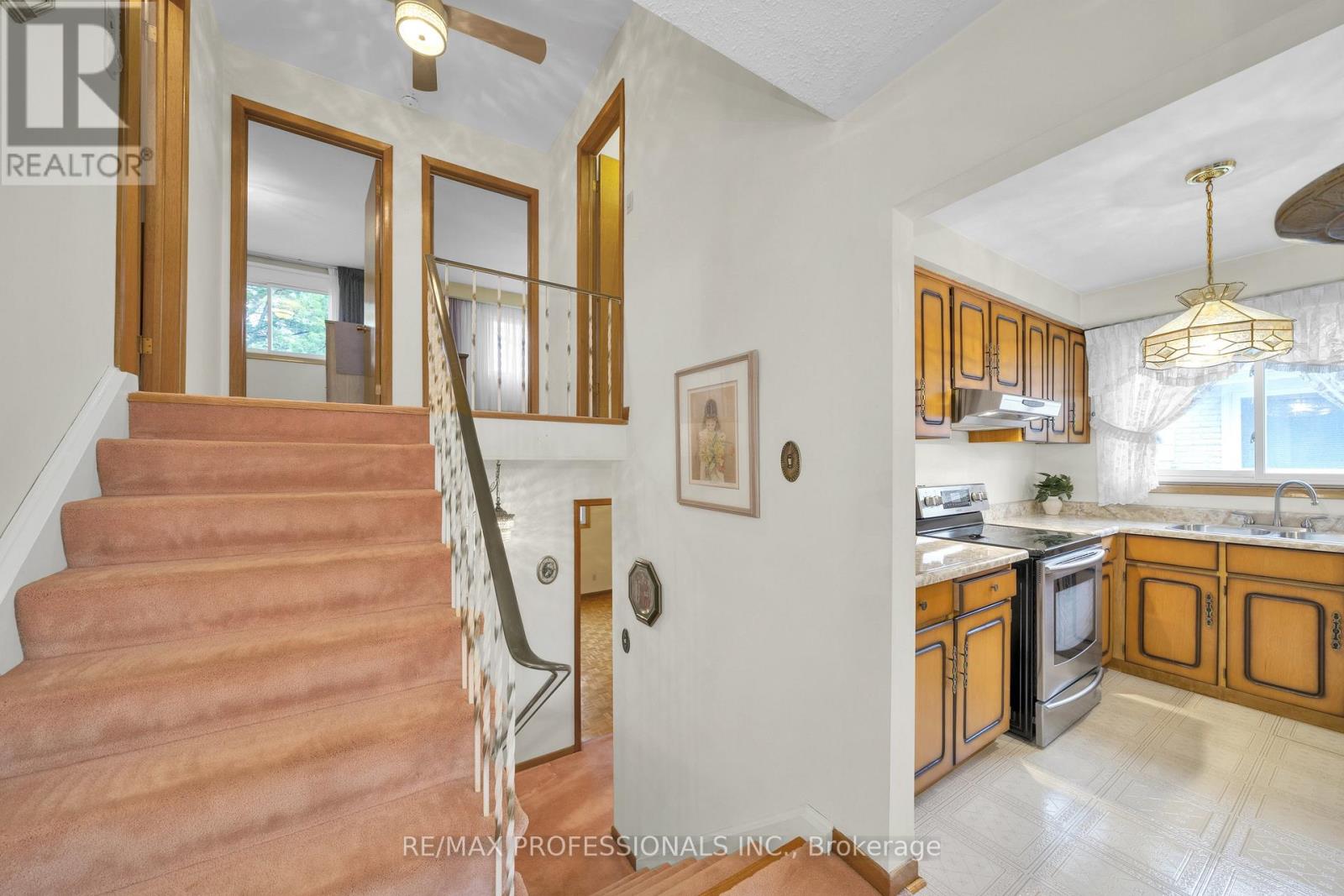 1877 Silverberry Crescent, Mississauga, Ontario  L5J 1C8 - Photo 14 - W13058190