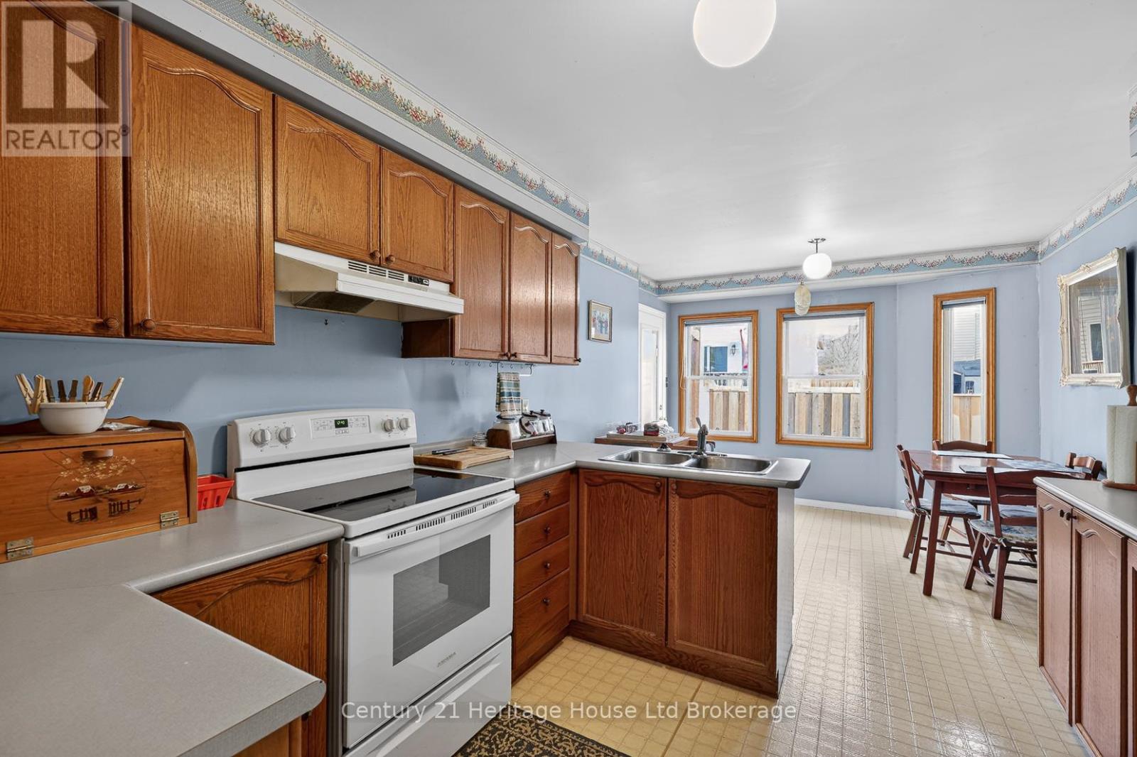 48 Tagge Street, Kitchener, Ontario  N2K 3R7 - Photo 13 - X13058932