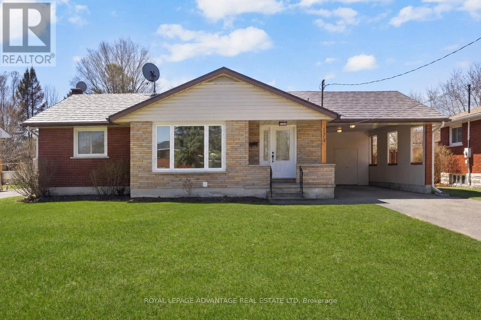 174 CARSS AVENUE, Smiths Falls, Ontario