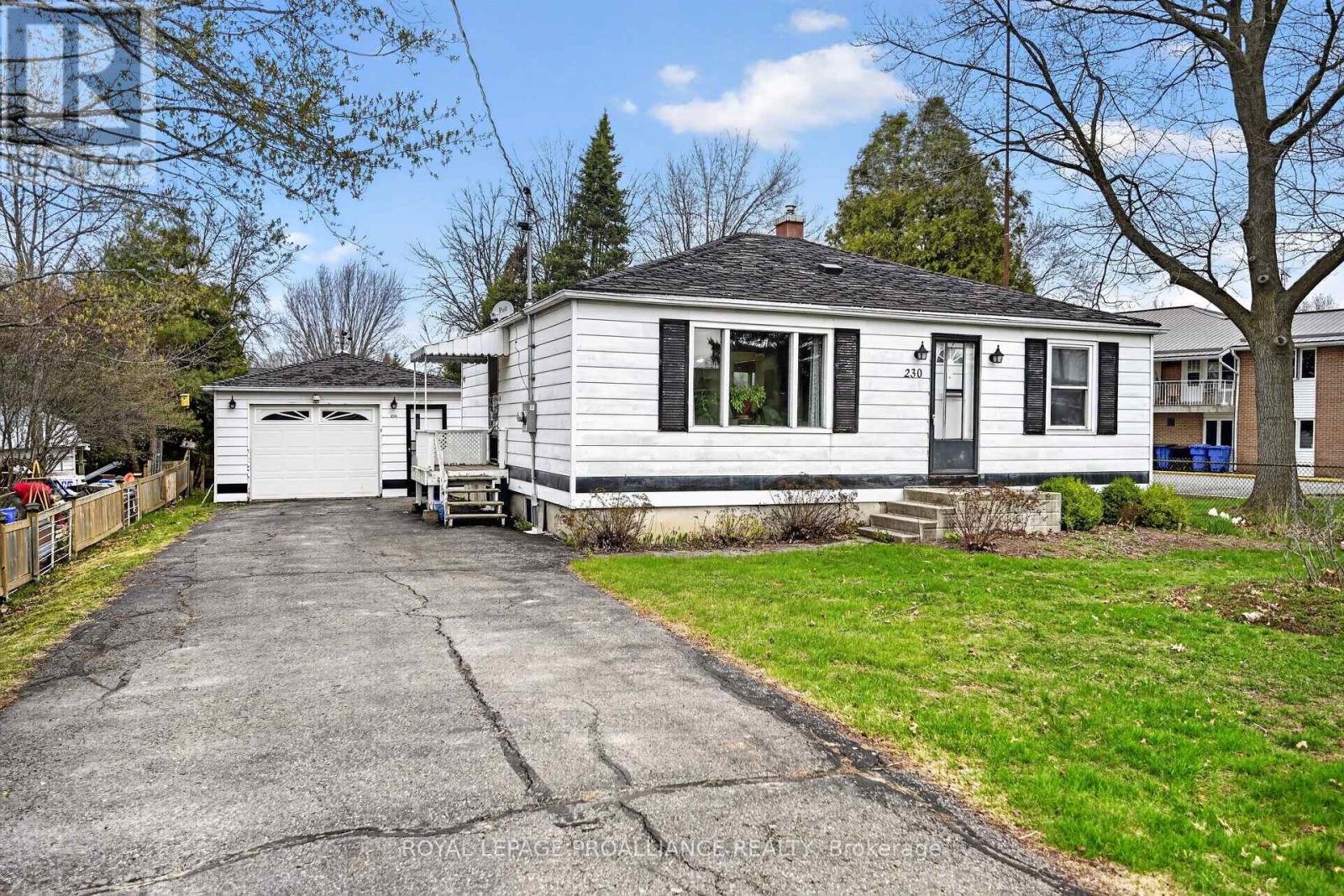 230 Helen Street N, Edwardsburgh/cardinal, Ontario  K0E 1E0 - Photo 1 - X13059022