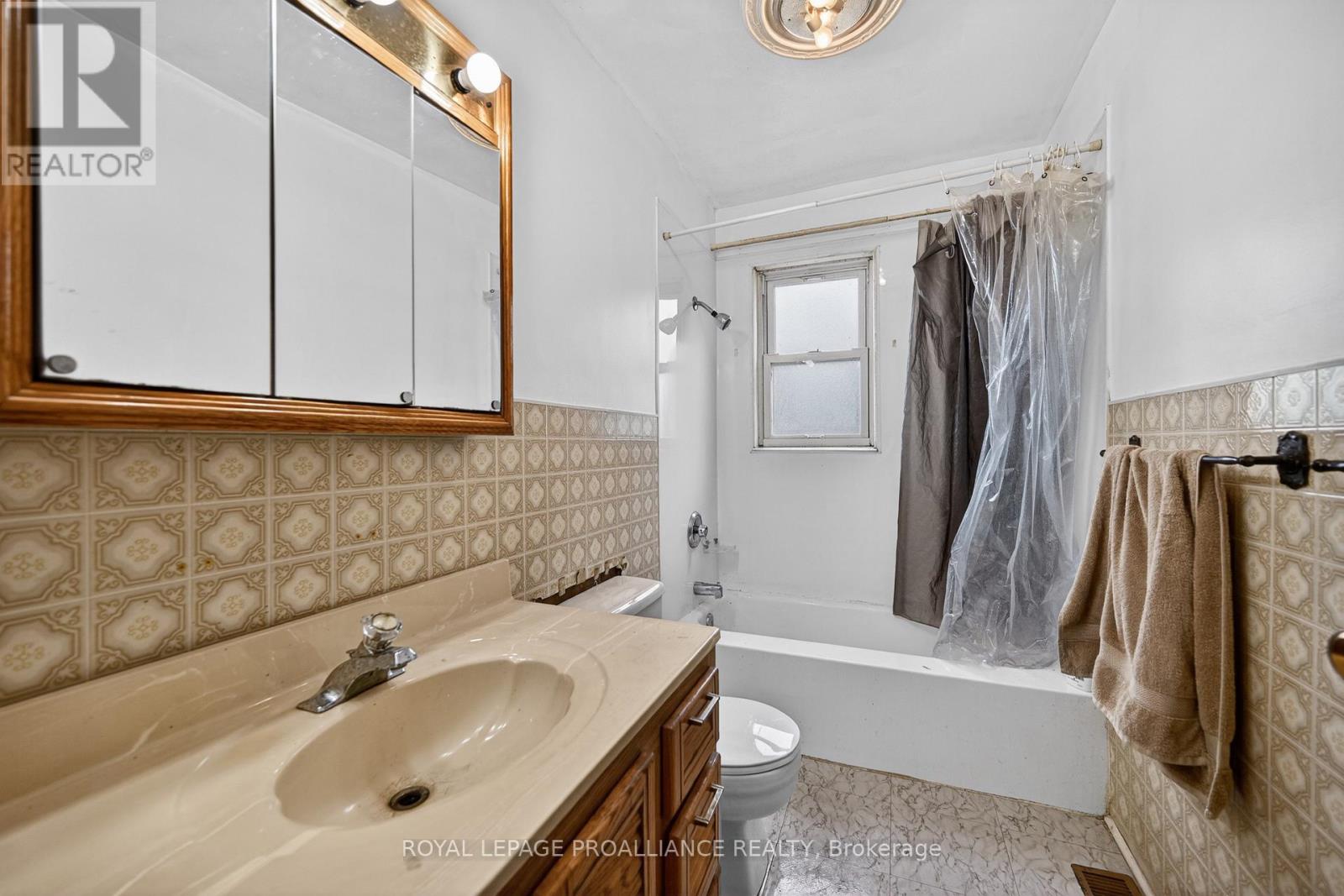 230 Helen Street N, Edwardsburgh/cardinal, Ontario  K0E 1E0 - Photo 17 - X13059022