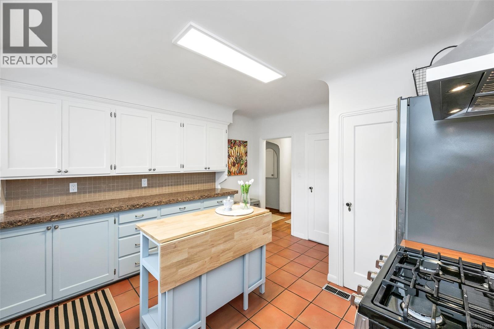 1066 Finlayson St, Victoria, British Columbia  V8T 2T7 - Photo 13 - 1033883