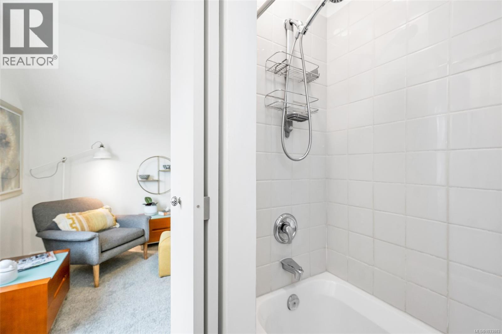 1066 Finlayson St, Victoria, British Columbia  V8T 2T7 - Photo 32 - 1033883