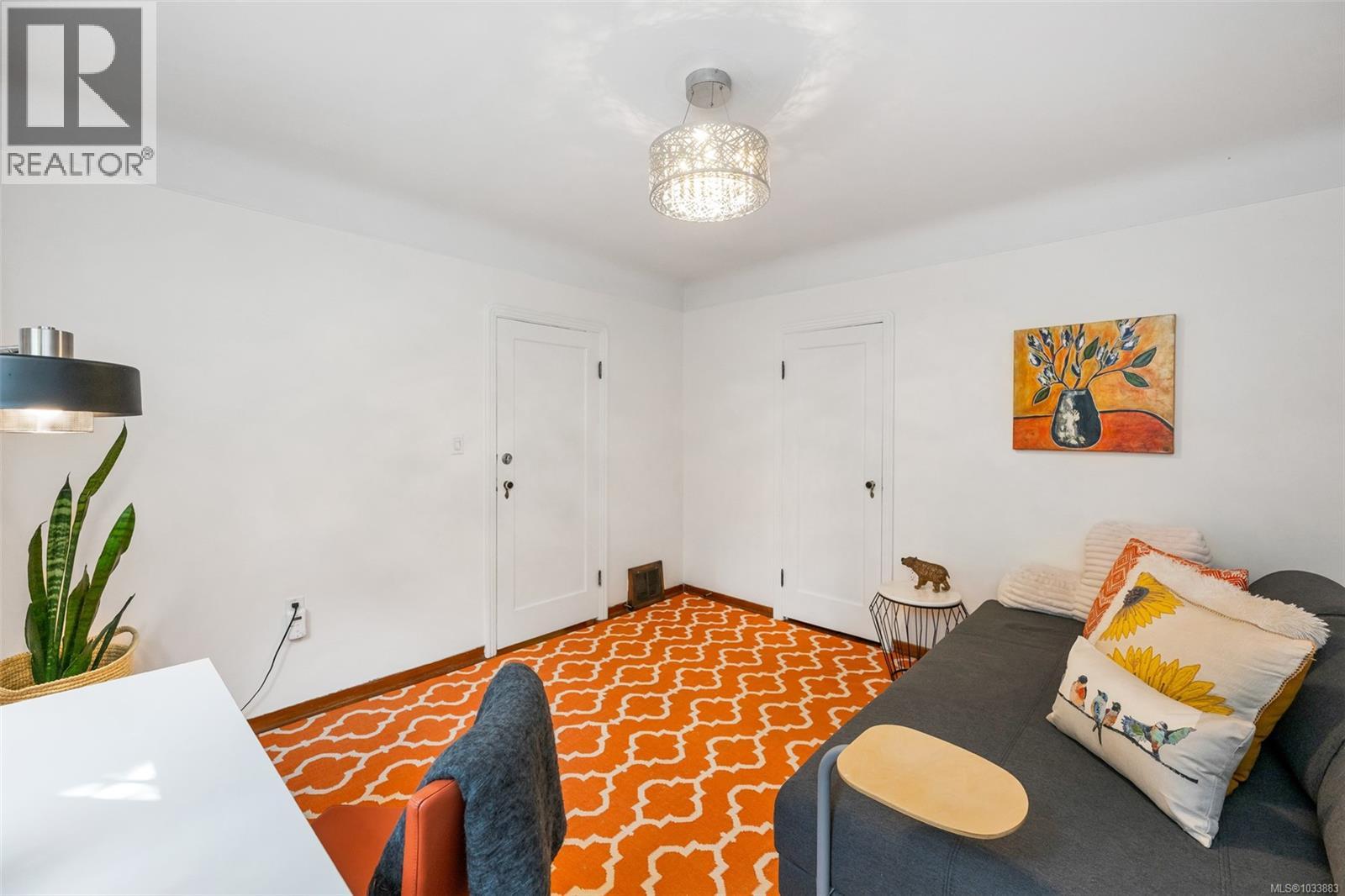 1066 Finlayson St, Victoria, British Columbia  V8T 2T7 - Photo 4 - 1033883