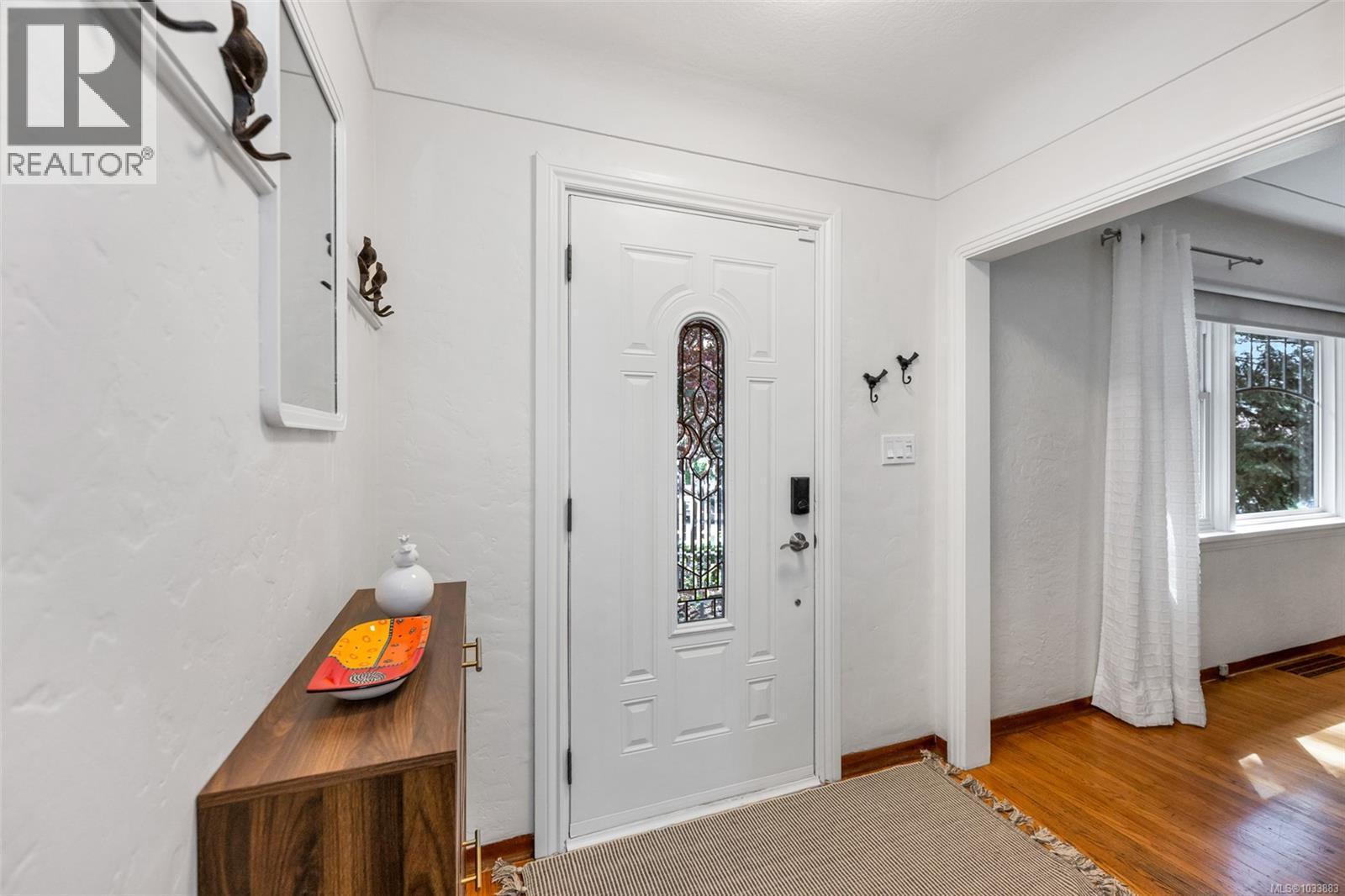 1066 Finlayson St, Victoria, British Columbia  V8T 2T7 - Photo 5 - 1033883