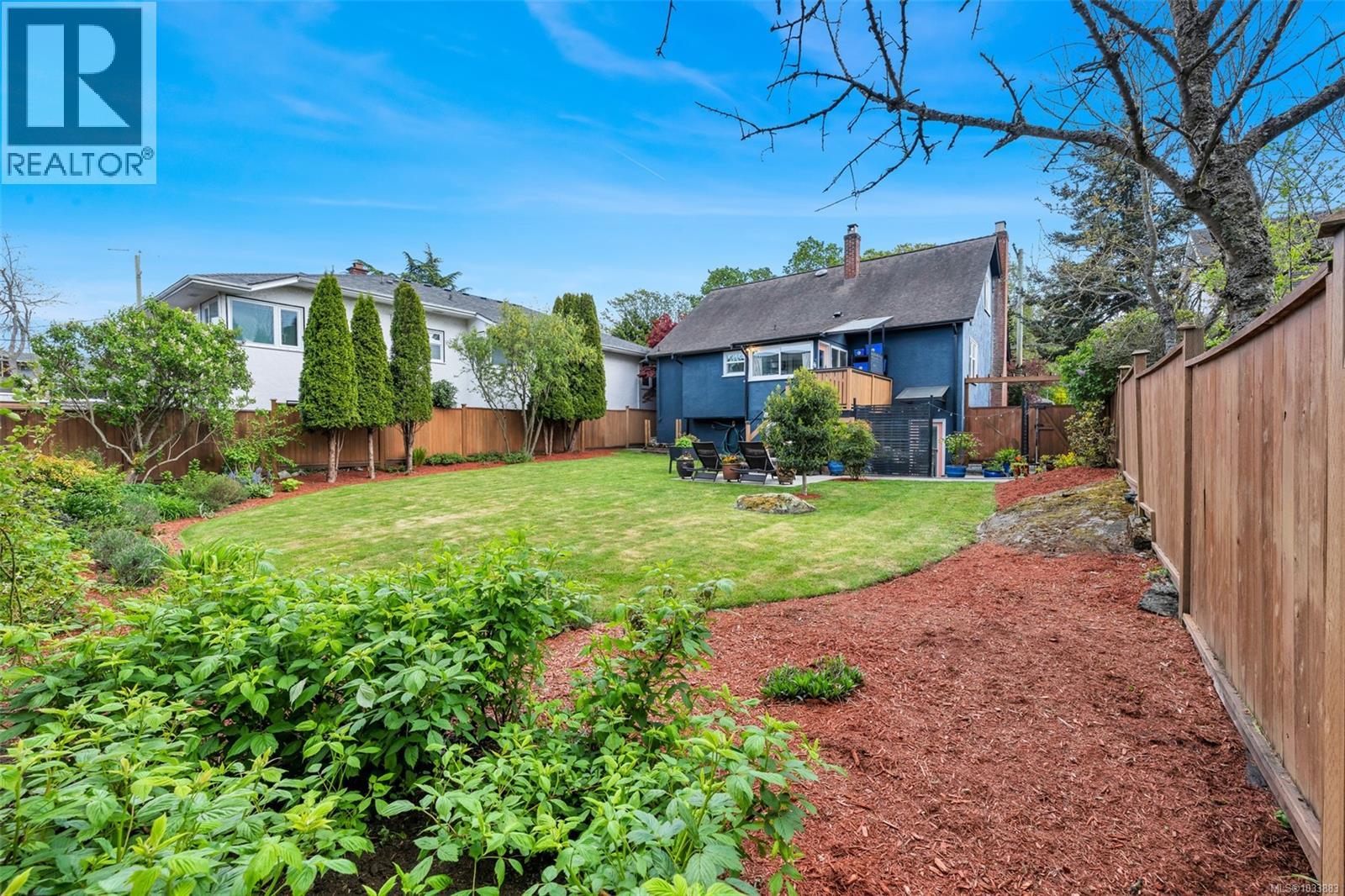 1066 Finlayson St, Victoria, British Columbia  V8T 2T7 - Photo 68 - 1033883