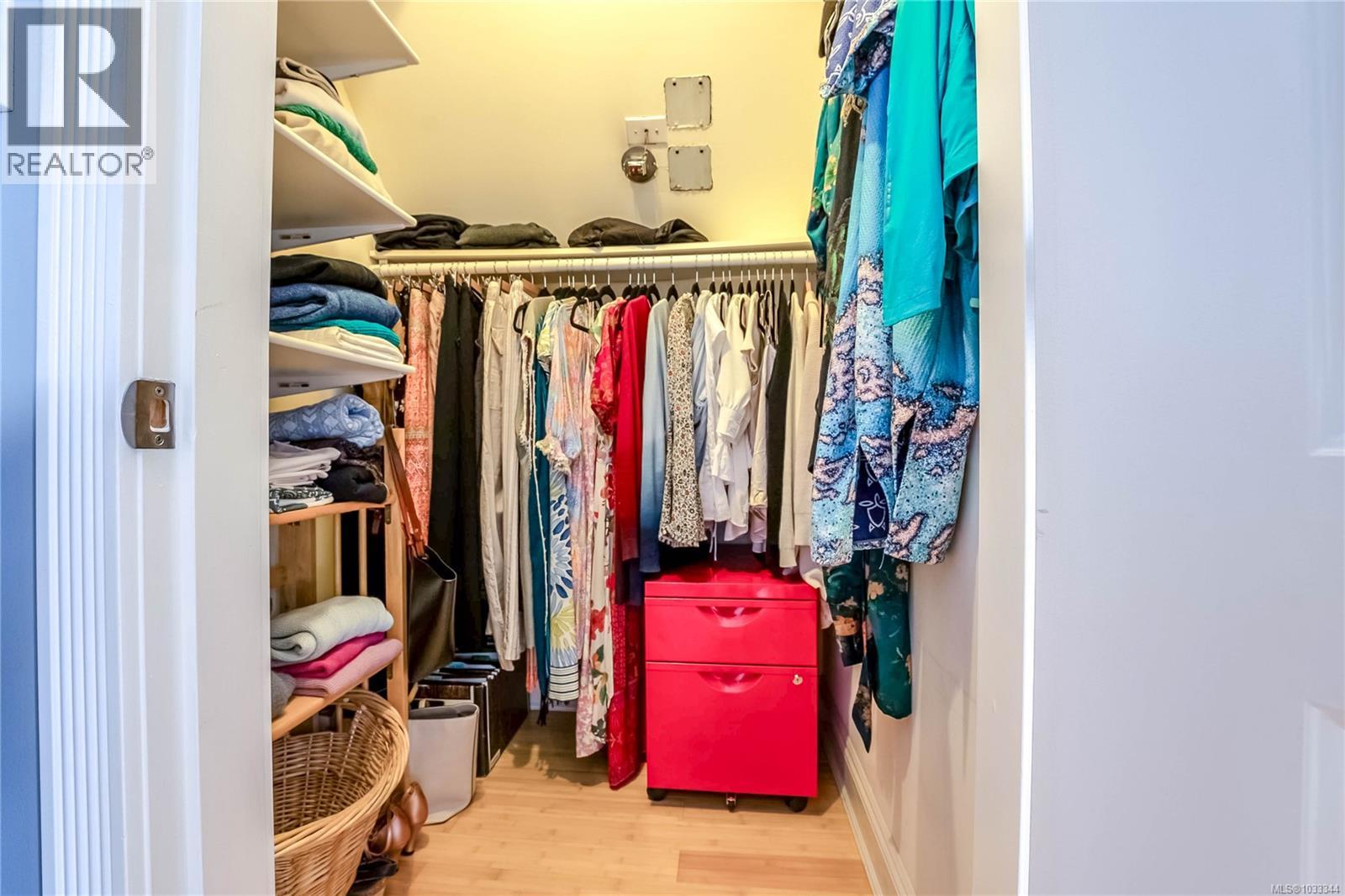 3 1376 Pandora Ave, Victoria, British Columbia  V8R 1A3 - Photo 15 - 1033344