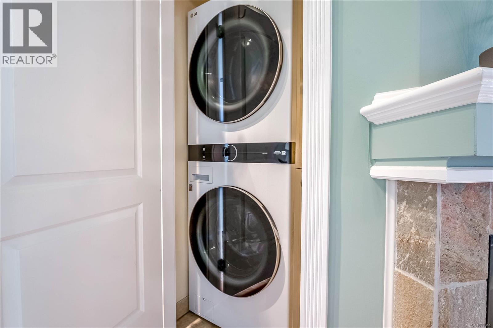 3 1376 Pandora Ave, Victoria, British Columbia  V8R 1A3 - Photo 22 - 1033344