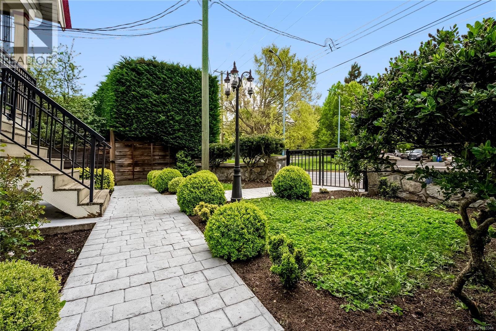 3 1376 Pandora Ave, Victoria, British Columbia  V8R 1A3 - Photo 28 - 1033344