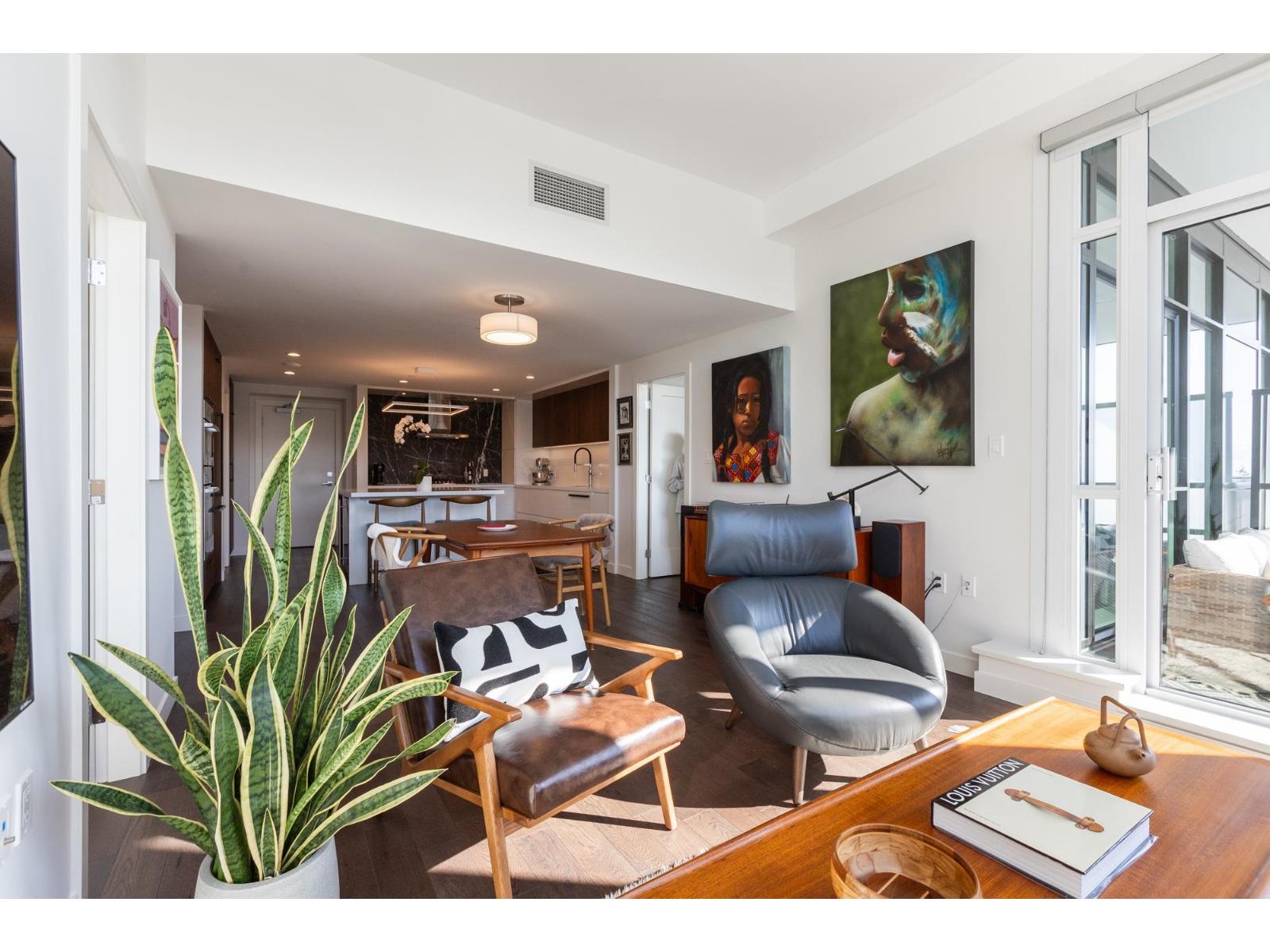 416 1526 Finlay Street, White Rock, British Columbia  V4B 4L9 - Photo 1 - R3097227