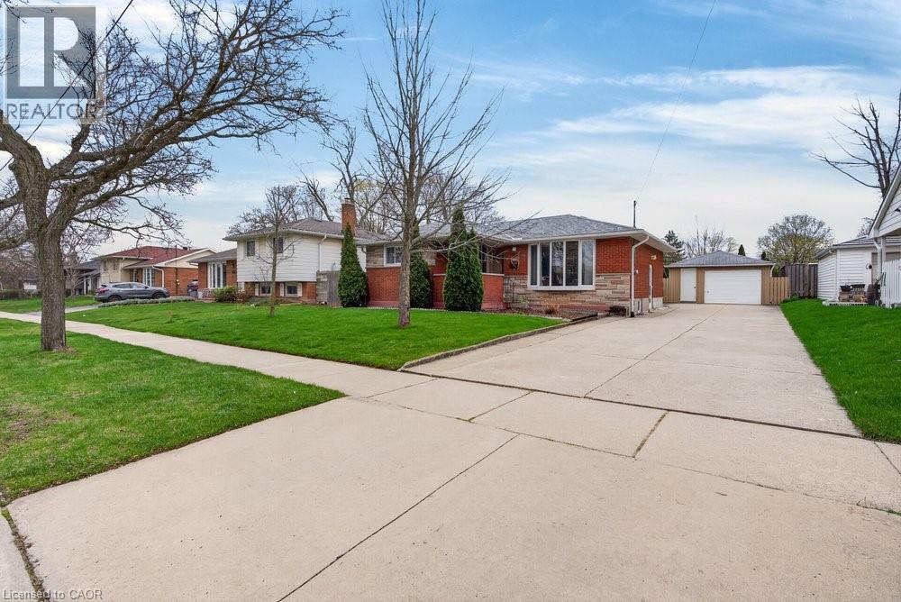 1502 Barker Avenue, Burlington, Ontario  L7P 2R4 - Photo 2 - 40822416