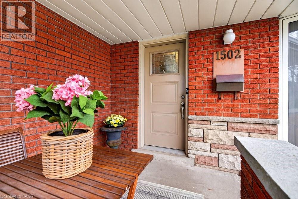 1502 Barker Avenue, Burlington, Ontario  L7P 2R4 - Photo 5 - 40822416