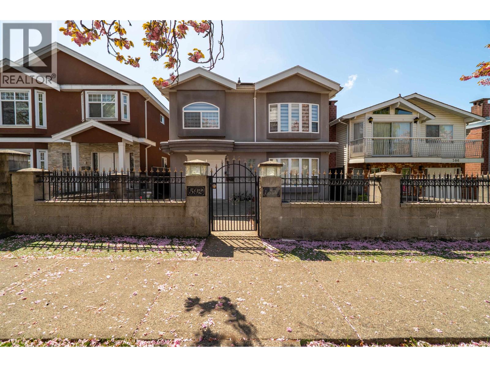 592 E 50TH AVENUE, vancouver, British Columbia