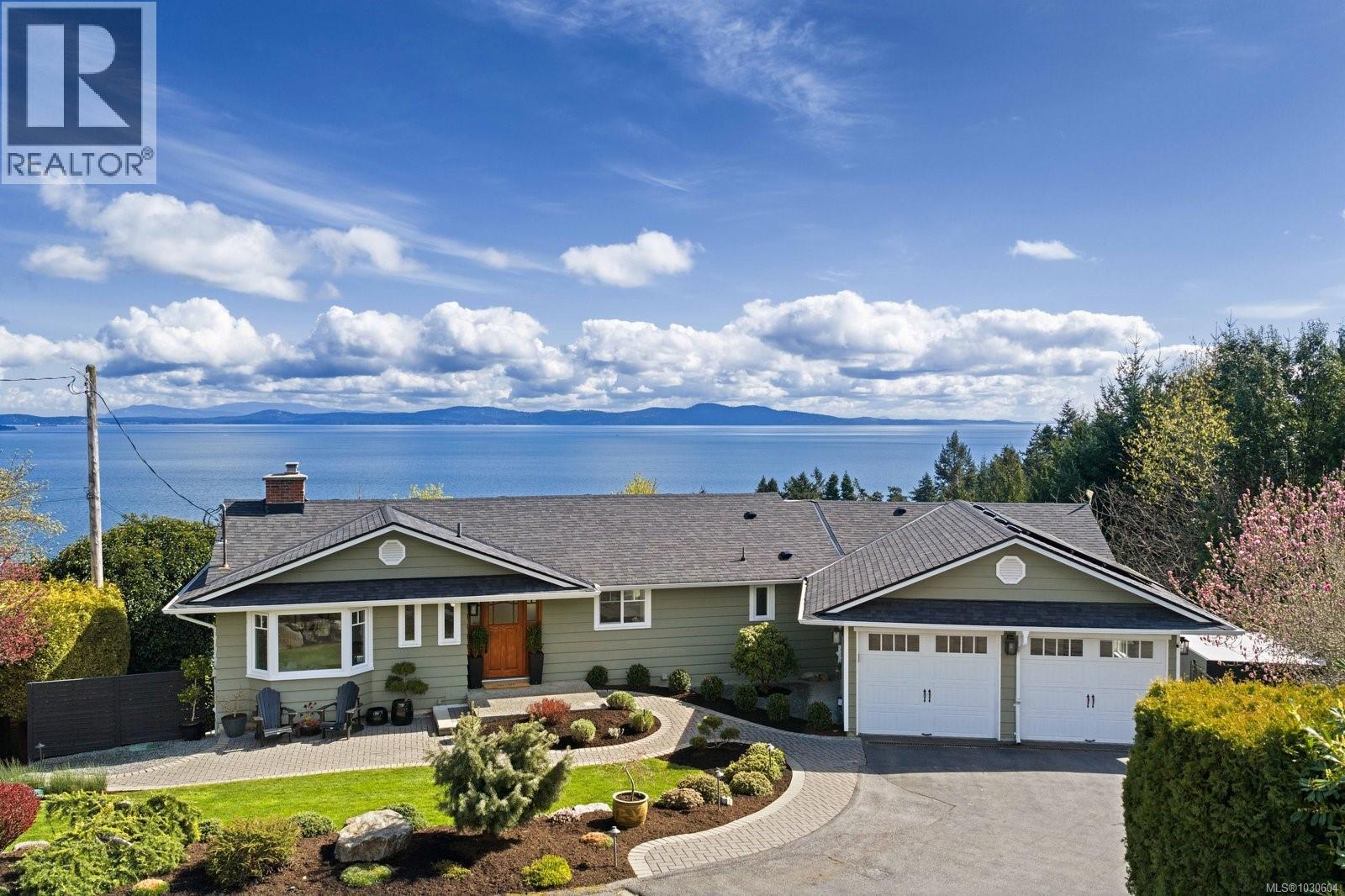 5011 Hilarie Pl, Saanich, British Columbia  V8Y 2A4 - Photo 2 - 1030604