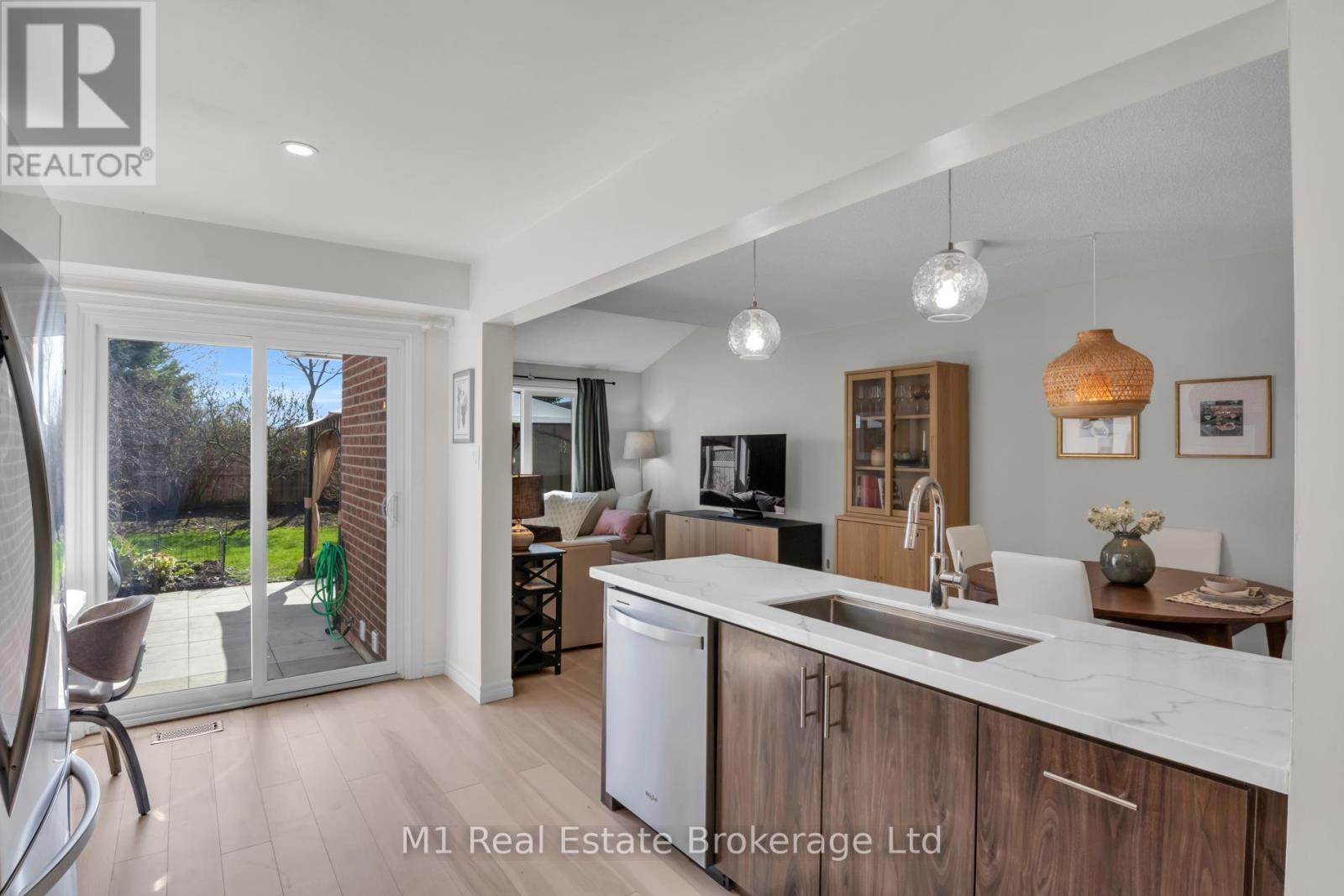 5 - 39 Ptarmigan Drive, Guelph (Kortright Hills), Ontario  N1C 1E8 - Photo 2 - X13058826