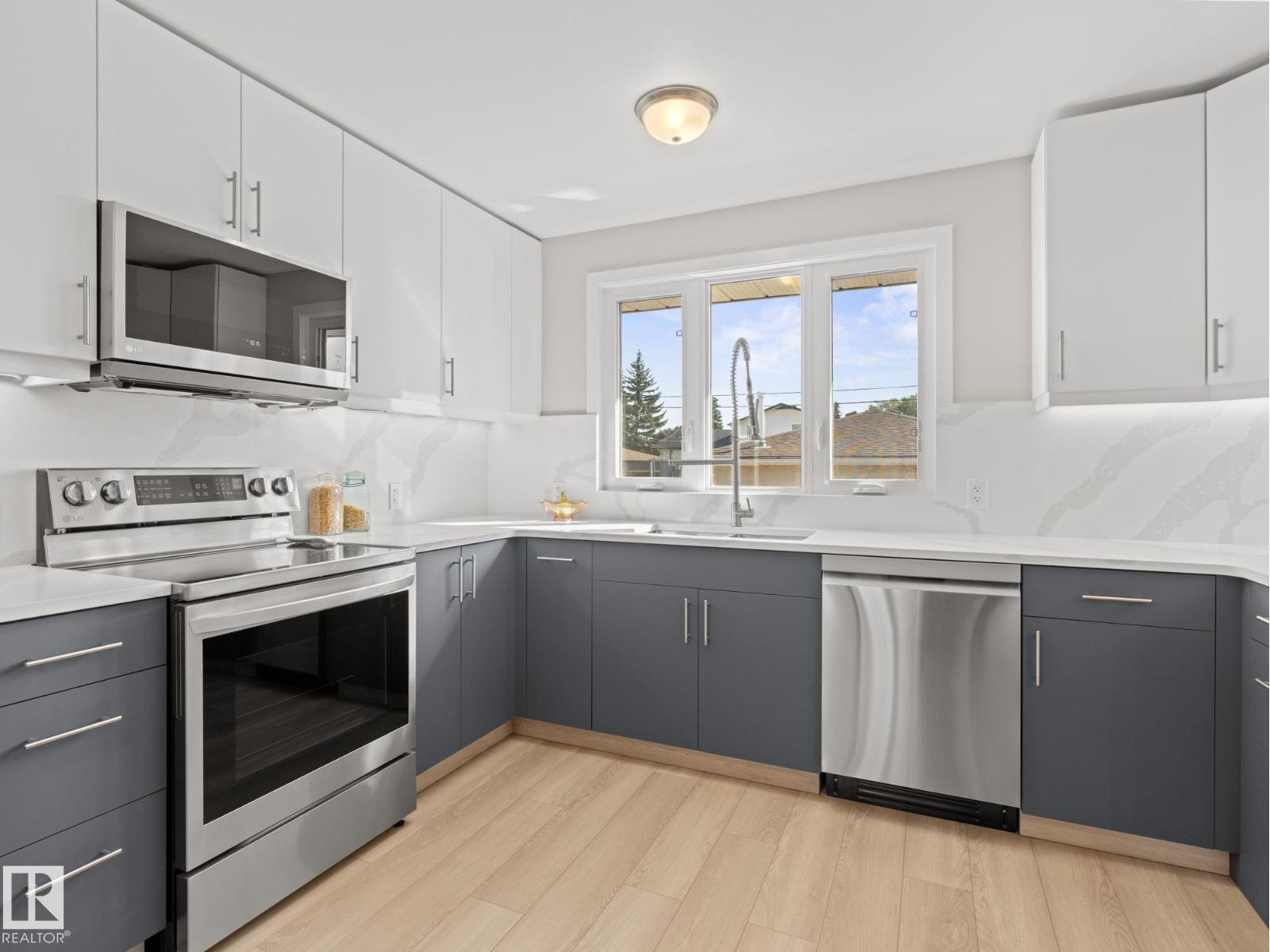 9311 169 St NW, Edmonton, Alberta  T5R 2X4 - Photo 11 - E4477021