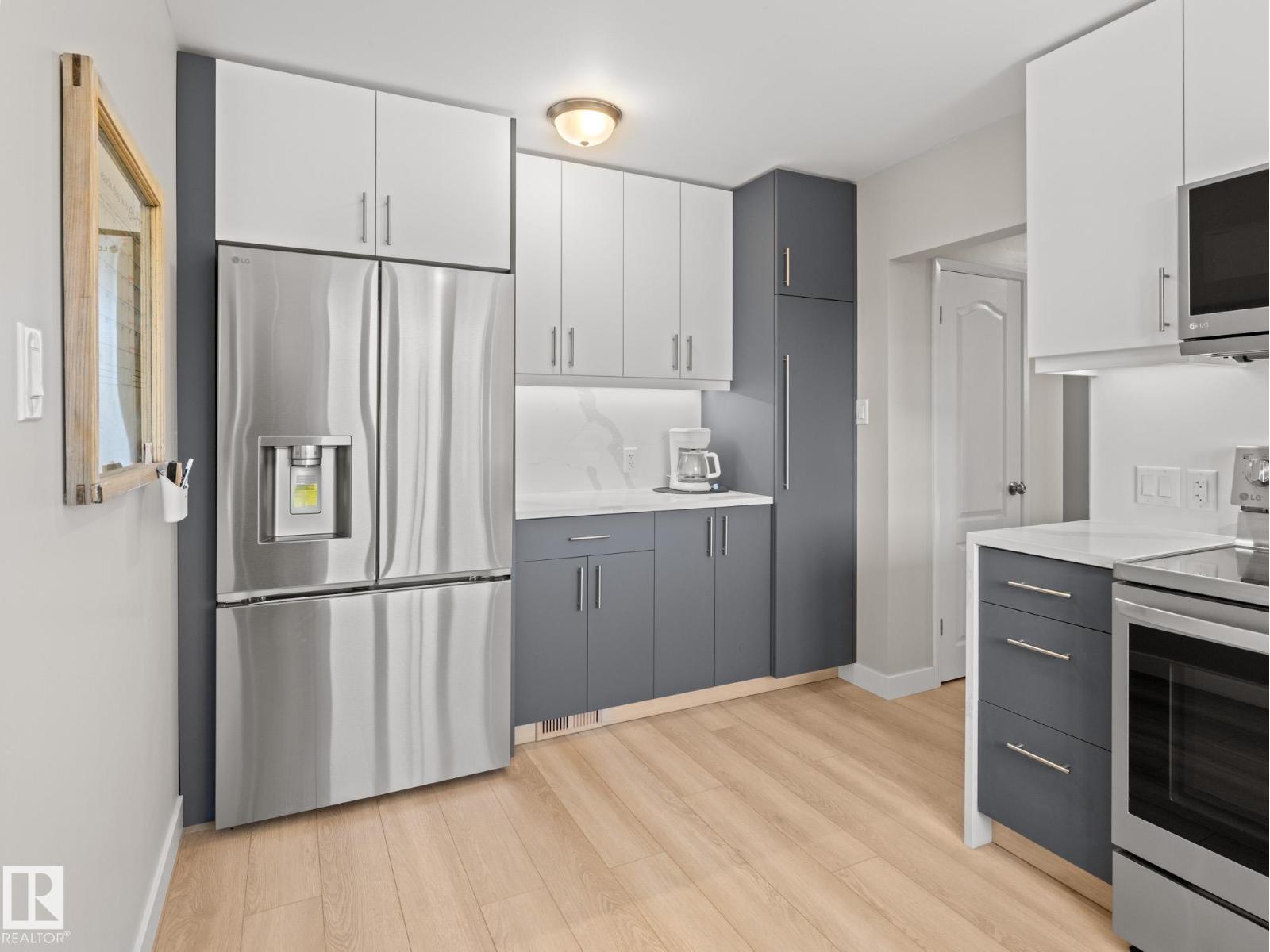 9311 169 St NW, Edmonton, Alberta  T5R 2X4 - Photo 10 - E4477021