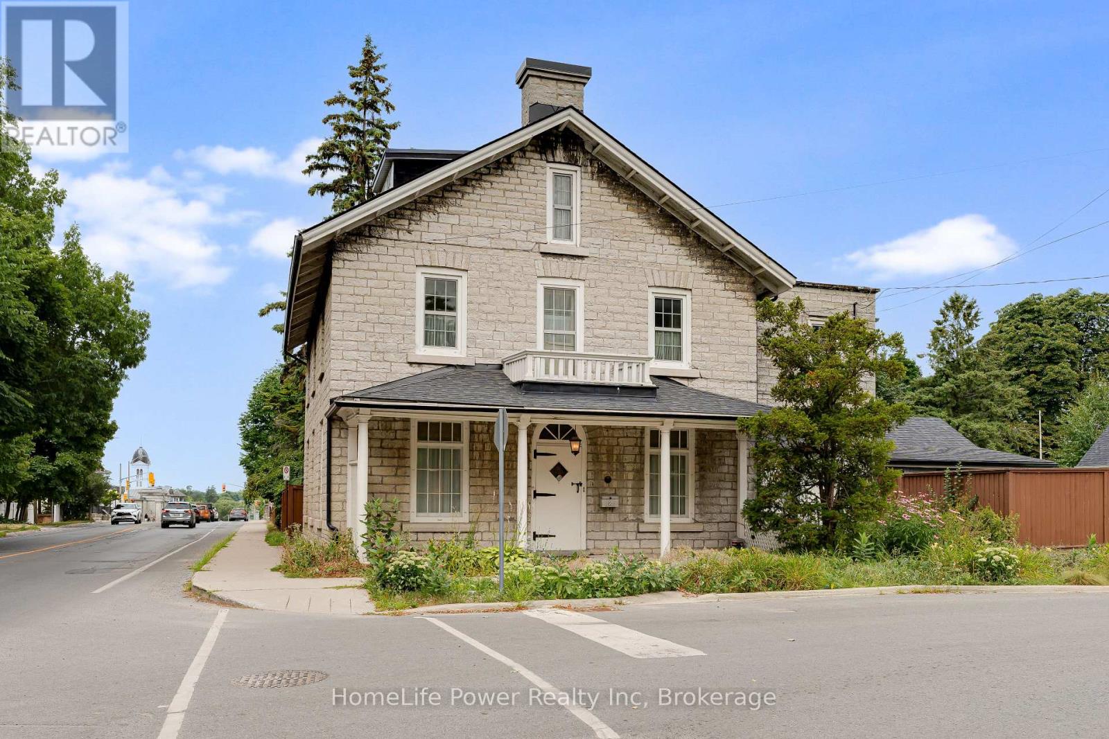 2 ALWINGTON AVENUE, Kingston, Ontario