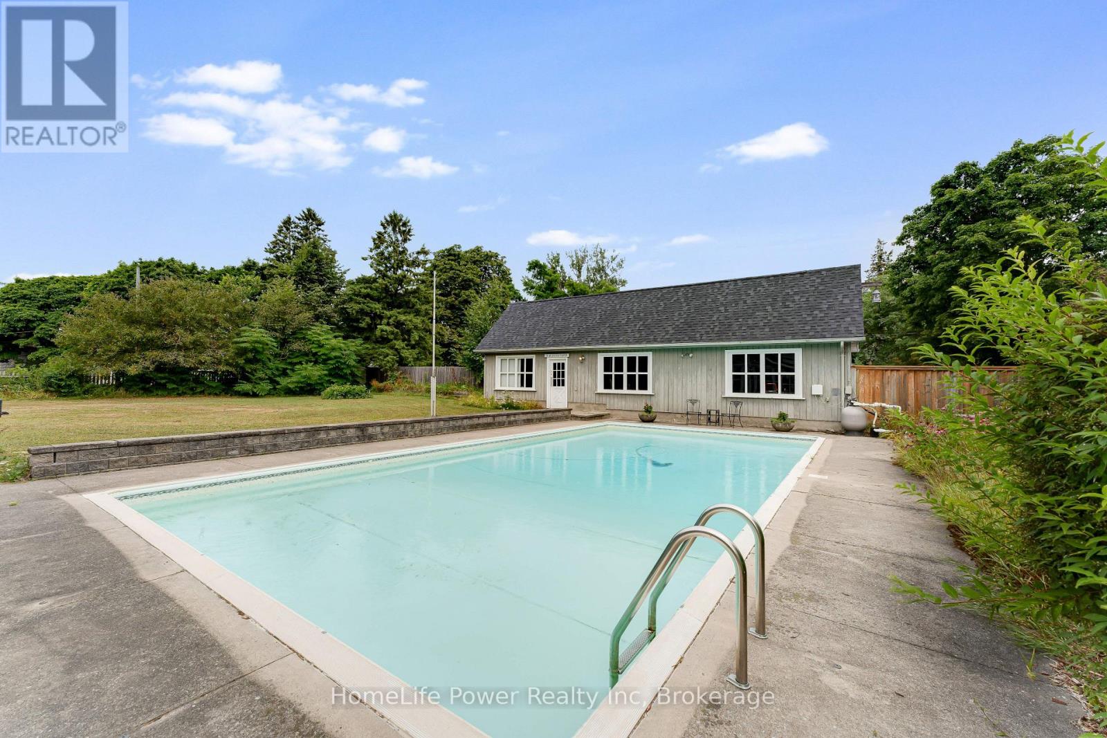 2 Alwington Avenue, Kingston, Ontario  K7L 4R3 - Photo 3 - X13059008