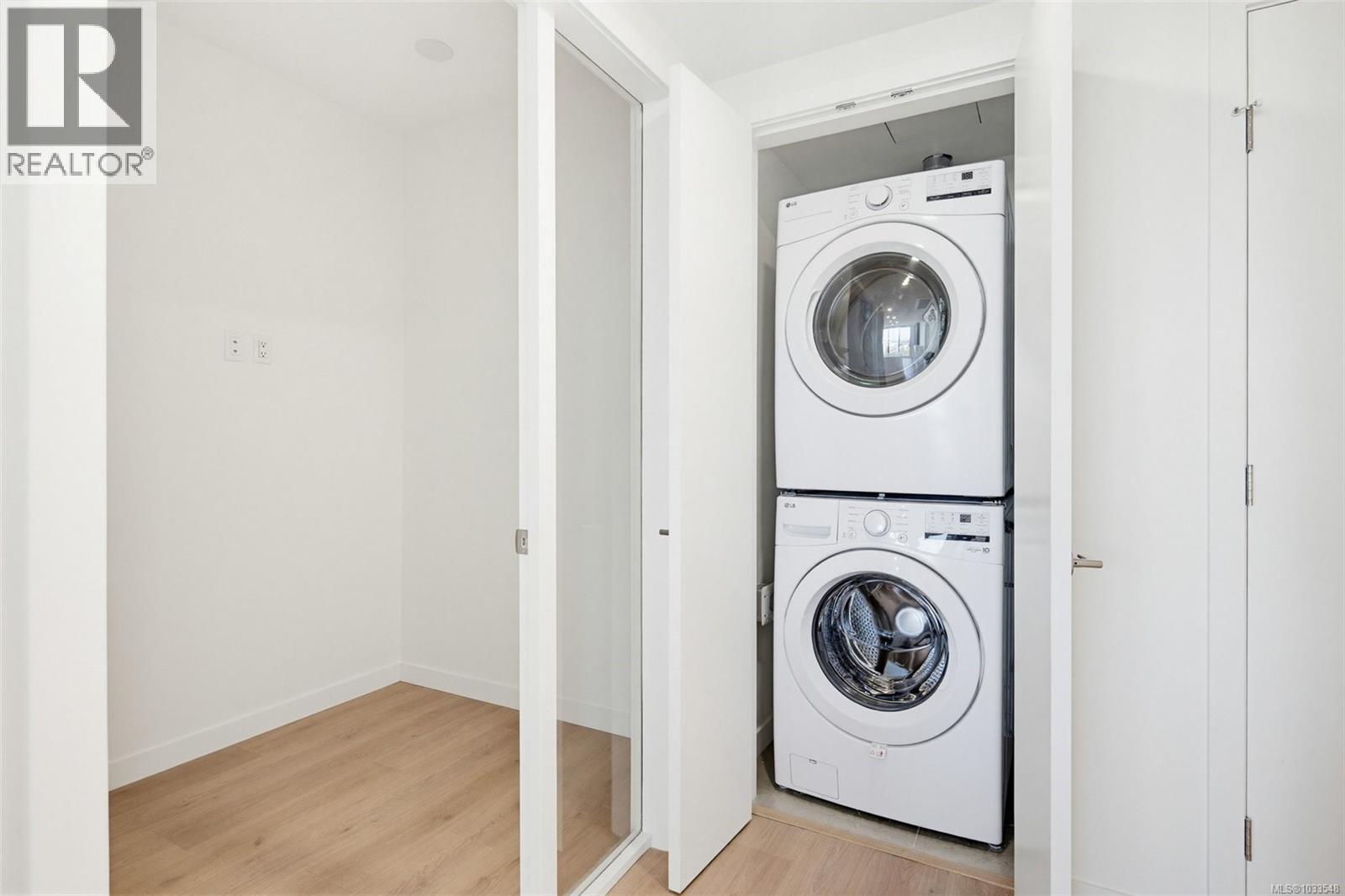 807 899 Esquimalt Rd, Esquimalt, British Columbia  V9A 3M5 - Photo 19 - 1033548