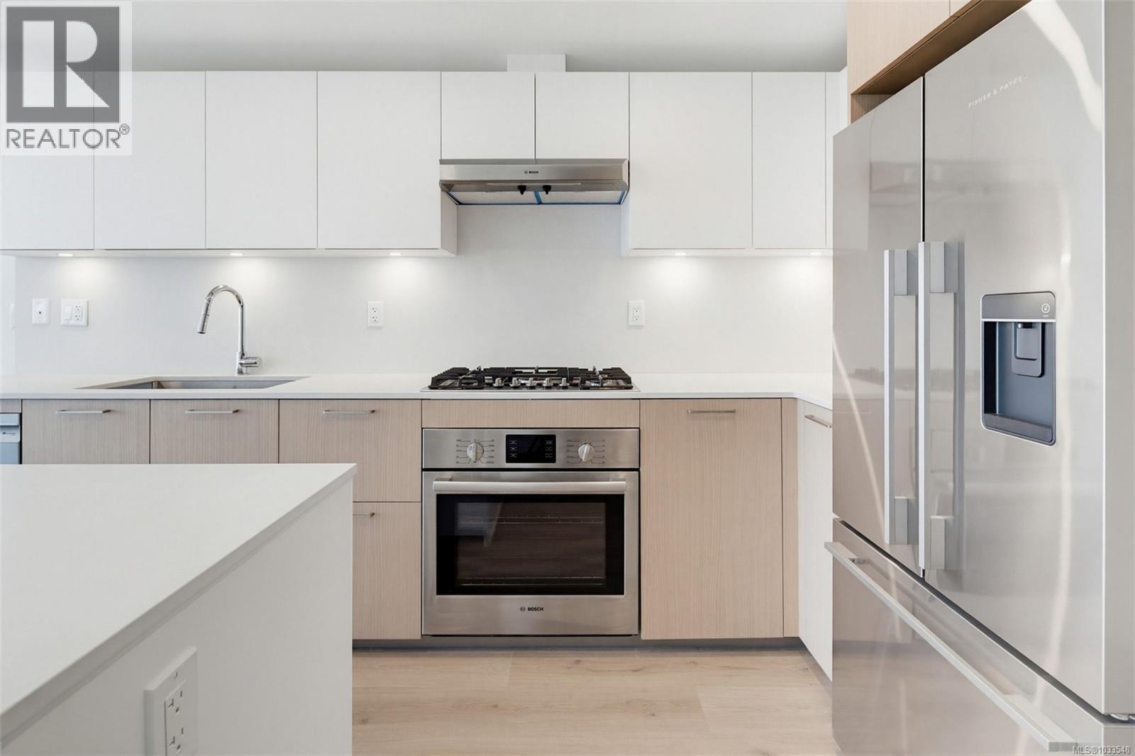 807 899 Esquimalt Rd, Esquimalt, British Columbia  V9A 3M5 - Photo 5 - 1033548