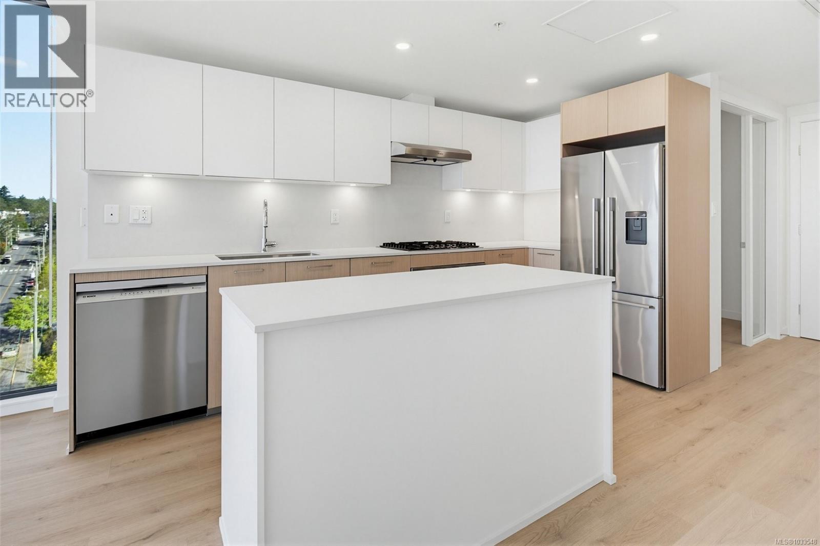 807 899 Esquimalt Rd, Esquimalt, British Columbia  V9A 3M5 - Photo 6 - 1033548