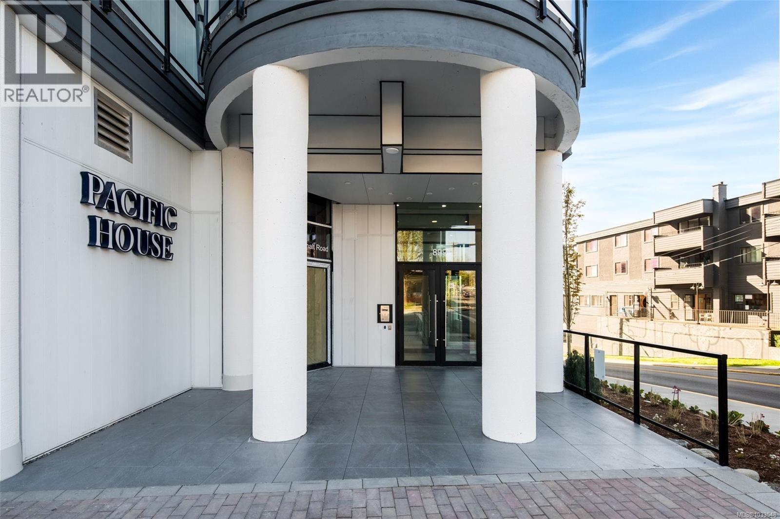 807 899 Esquimalt Rd, Esquimalt, British Columbia  V9A 3M5 - Photo 2 - 1033548