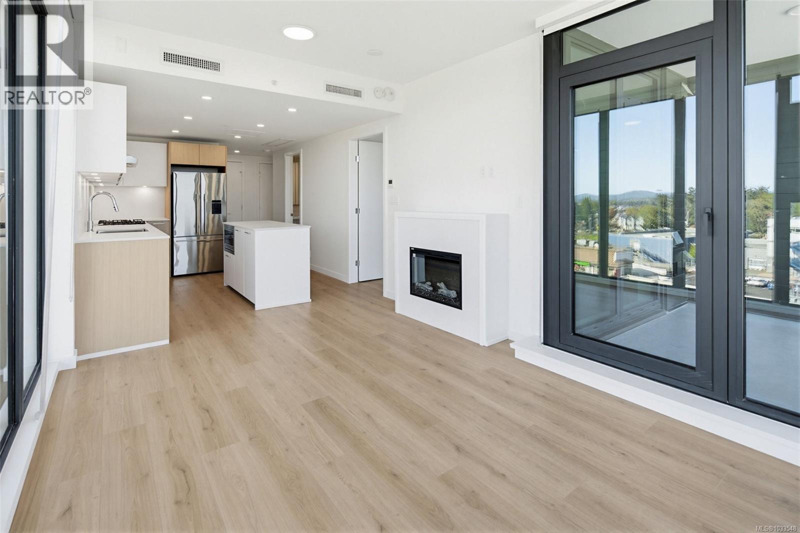 807 899 Esquimalt Rd, Esquimalt, British Columbia  V9A 3M5 - Photo 11 - 1033548