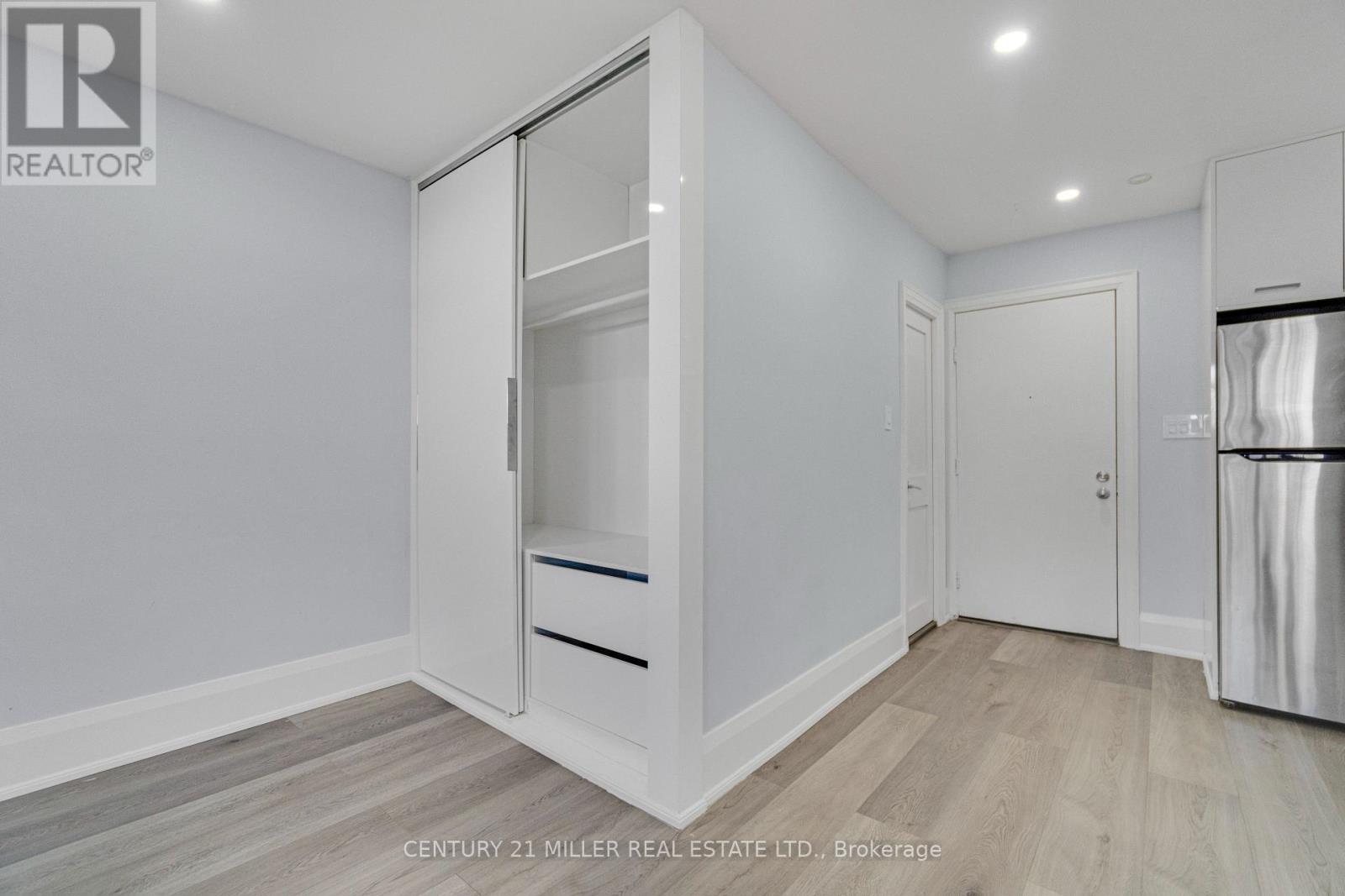 2 - 6 Saranac Boulevard, Toronto, Ontario  M6A 2G3 - Photo 13 - C13058840