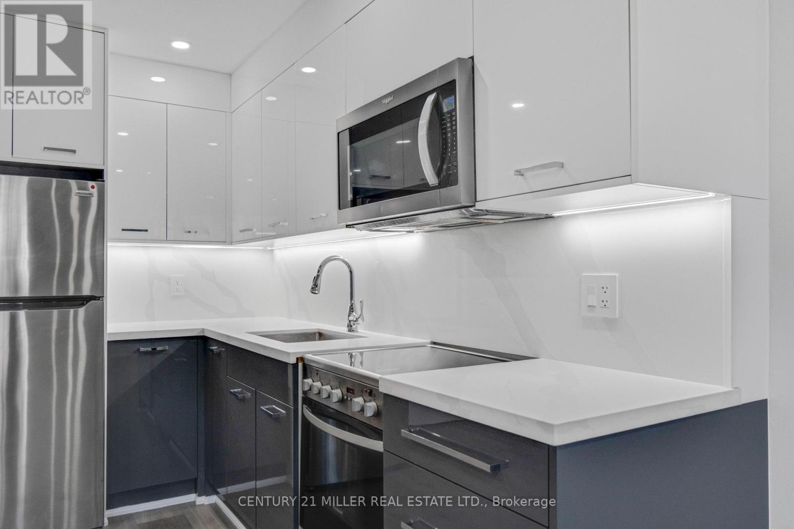 2 - 6 Saranac Boulevard, Toronto, Ontario  M6A 2G3 - Photo 8 - C13058840