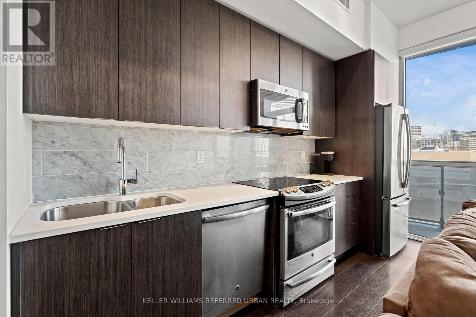 705 - 50 Bruyeres Mews, Toronto, Ontario  M5V 0H8 - Photo 2 - C13059034