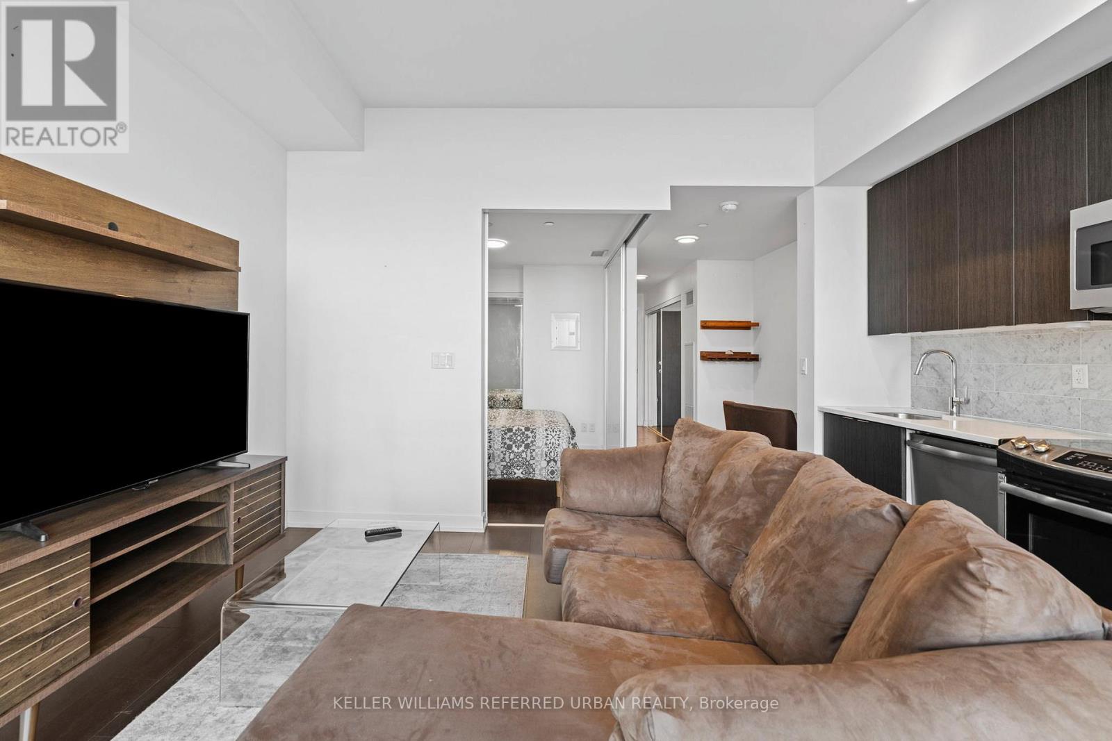 705 - 50 Bruyeres Mews, Toronto, Ontario  M5V 0H8 - Photo 3 - C13059034