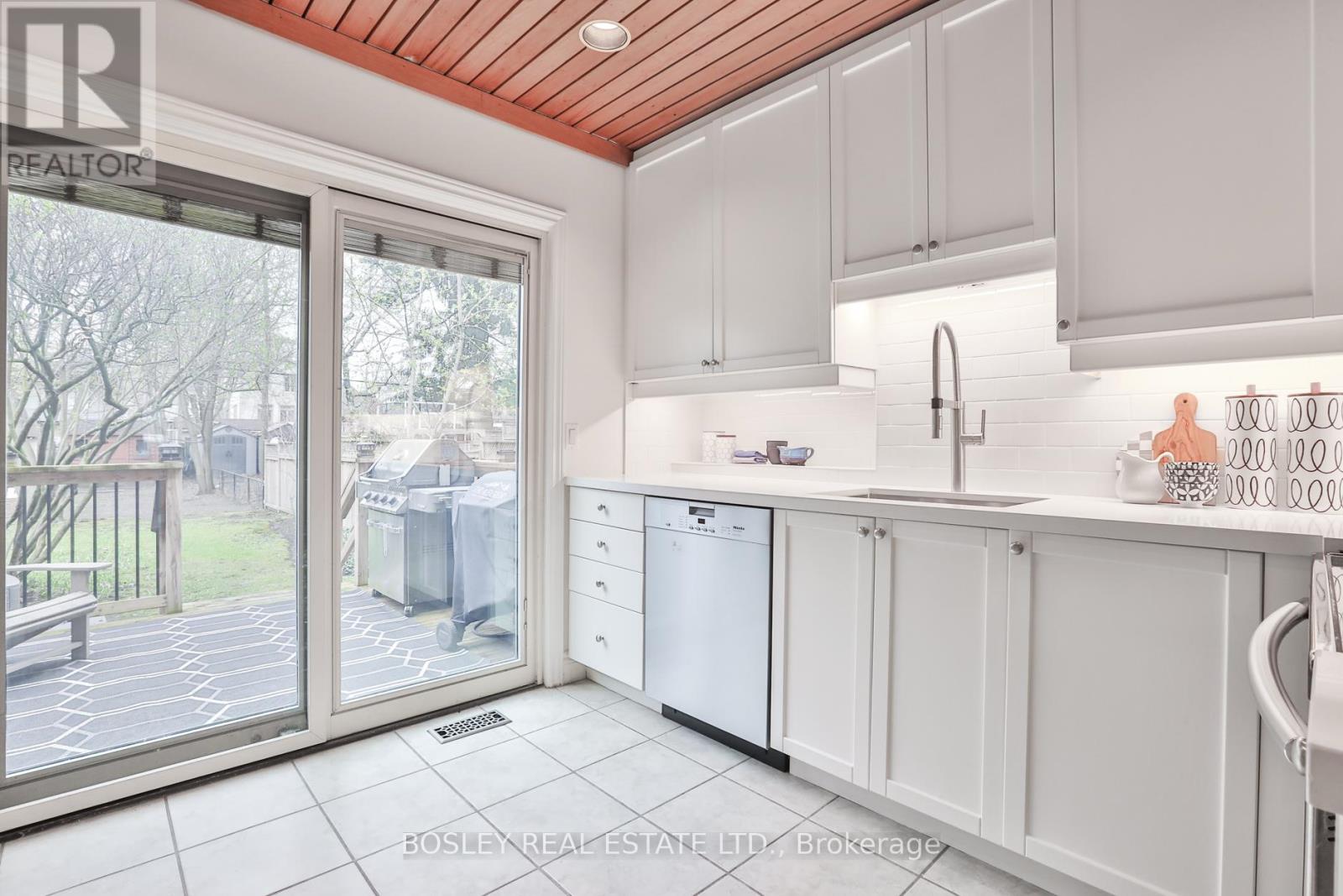 489 Balliol Street, Toronto, Ontario  M4S 1E1 - Photo 12 - C13059058