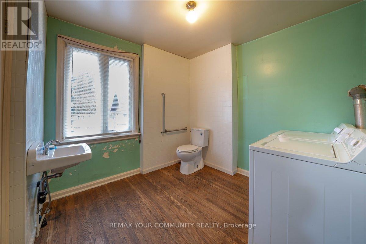 31 Allister Avenue, Toronto, Ontario  M1M 3L1 - Photo 22 - E13058788