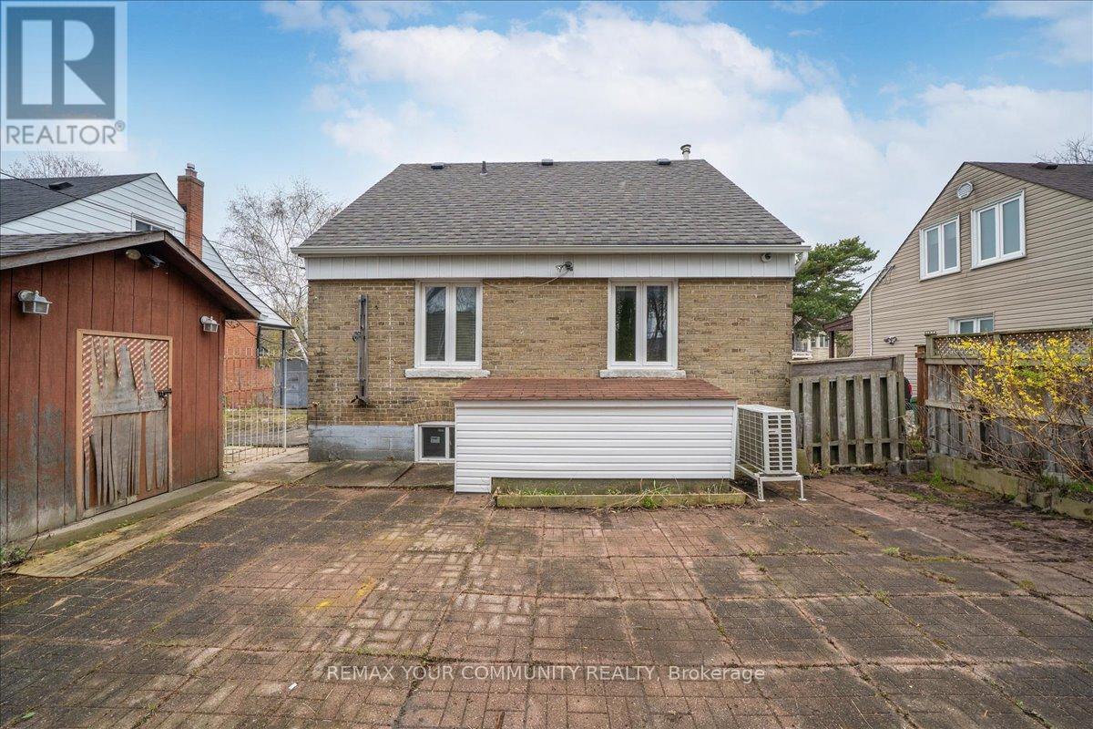 31 Allister Avenue, Toronto, Ontario  M1M 3L1 - Photo 30 - E13058788