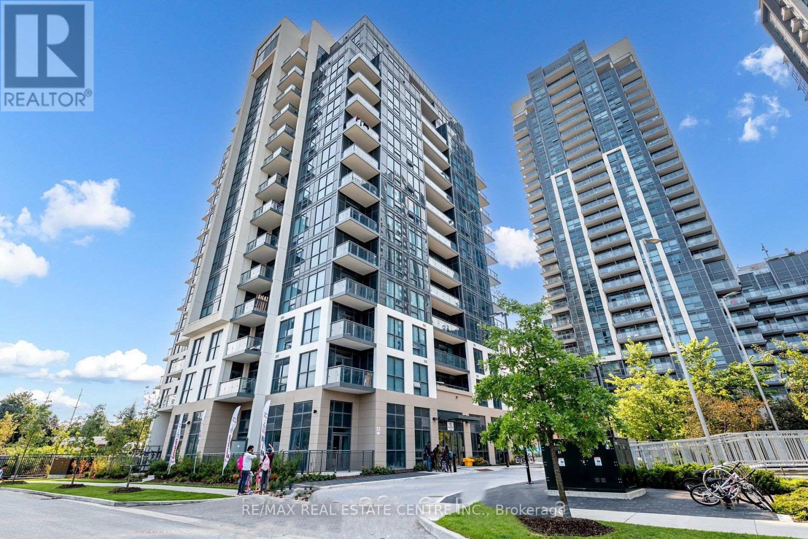 213 - 10 MEADOWGLEN PLACE