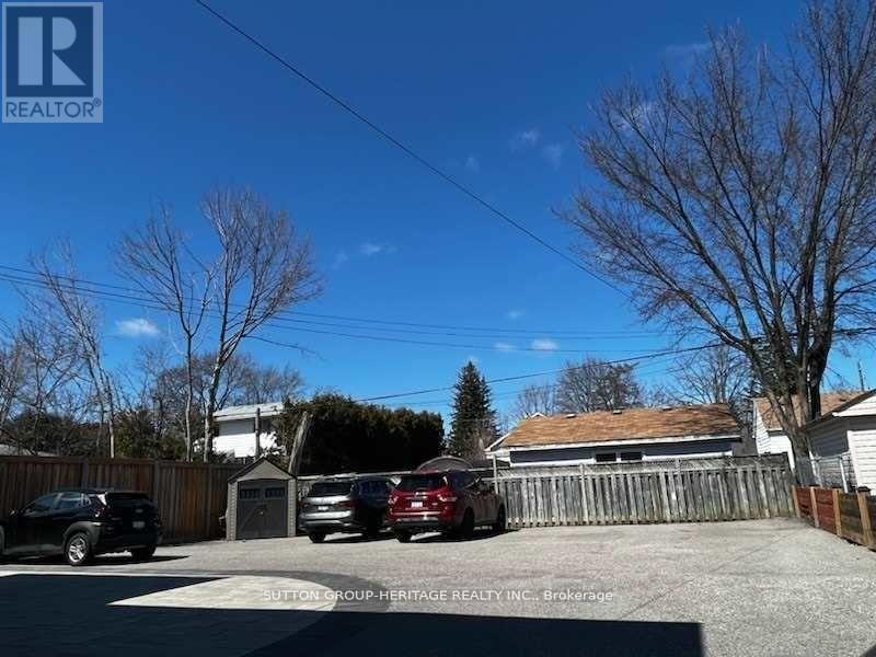 #1 - 110 Tecumseh Avenue, Oshawa, Ontario  L1G 3N4 - Photo 2 - E13058854