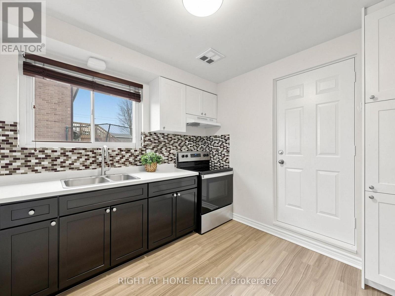 345 Dwight Avenue, Oshawa, Ontario  L1J 1K8 - Photo 13 - E13058890