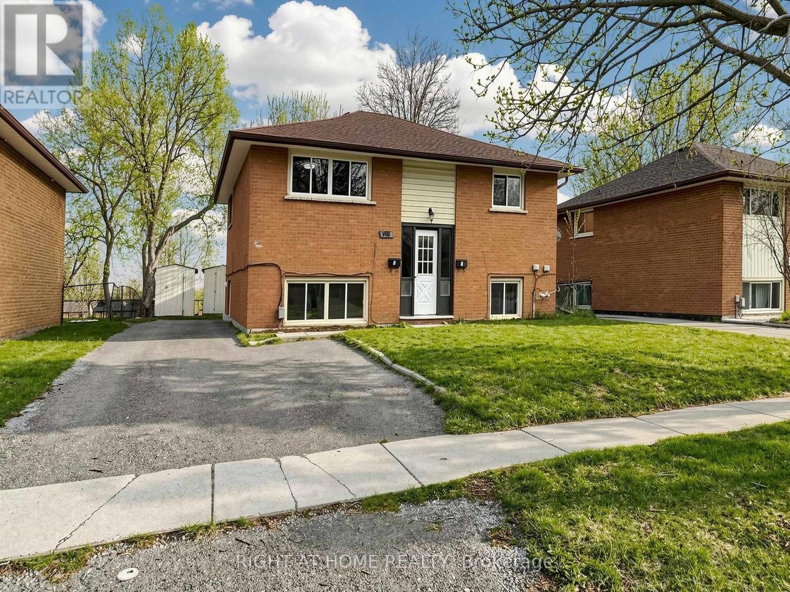 345 Dwight Avenue, Oshawa, Ontario  L1J 1K8 - Photo 2 - E13058890