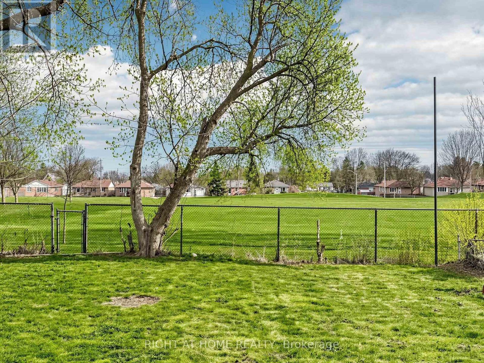 345 Dwight Avenue, Oshawa, Ontario  L1J 1K8 - Photo 23 - E13058890